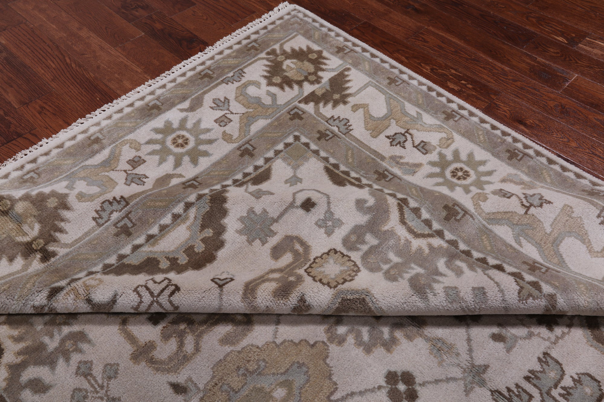 Ivory Turkish Oushak Hand Knotted Wool Rug - 8' 2" X 9' 10"