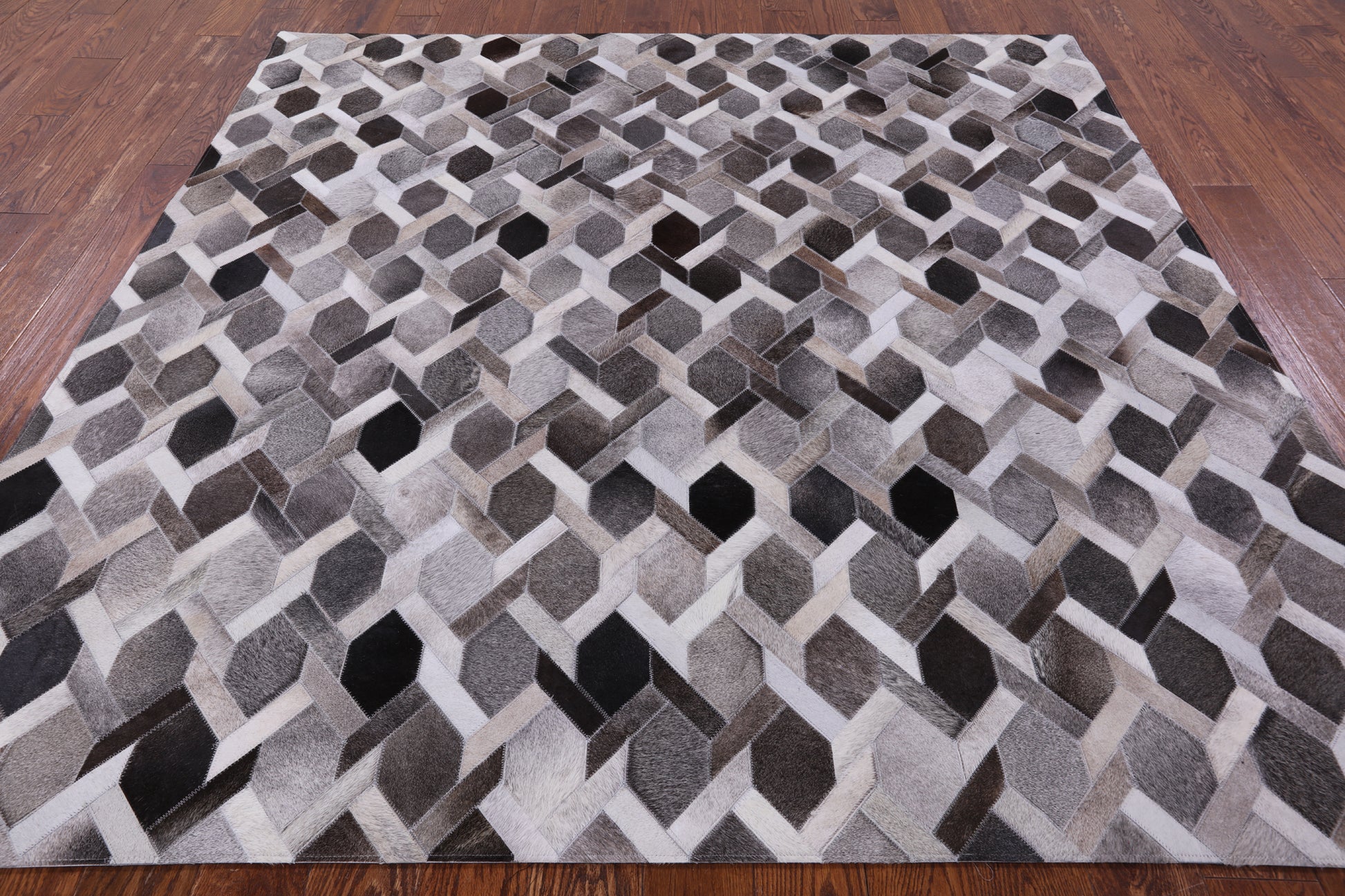 Square Natural Cowhide Hand Stitched Patchwork Rug - 7' 0" X 7' 0" - Golden Nile