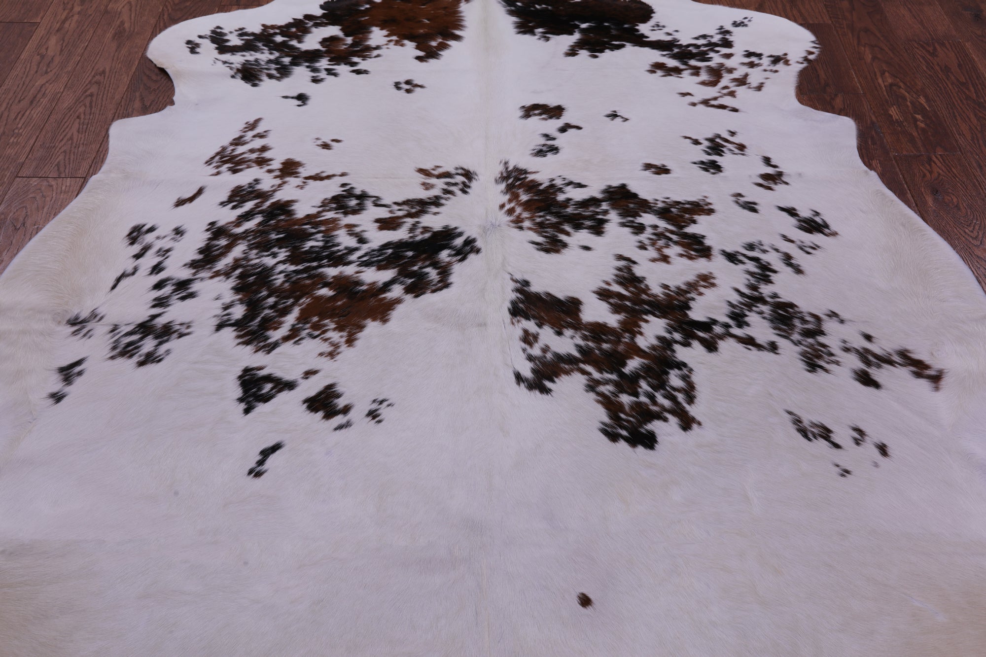 Natural Hair-On Cowhide Rug - 7' 1" X 5' 7" - Golden Nile