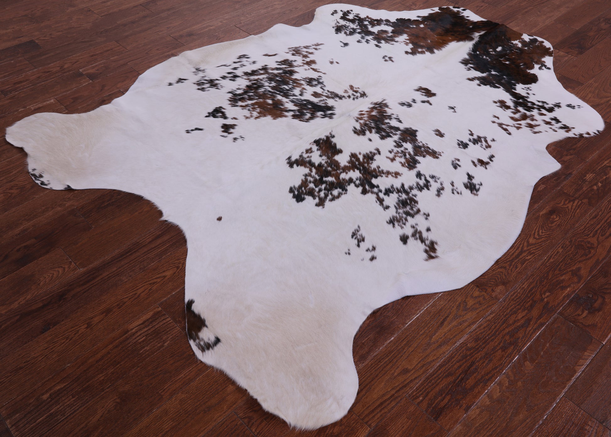Natural Hair-On Cowhide Rug - 7' 1" X 5' 7" - Golden Nile