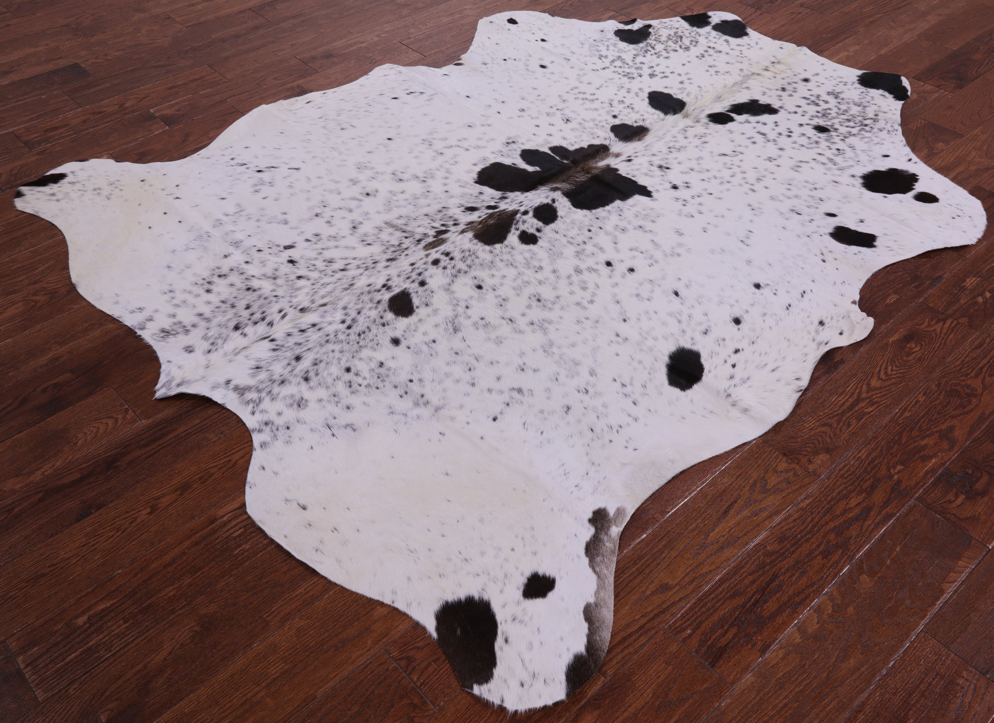 Natural Hair-On Cowhide Rug - 7' 0" X 6' 6" - Golden Nile