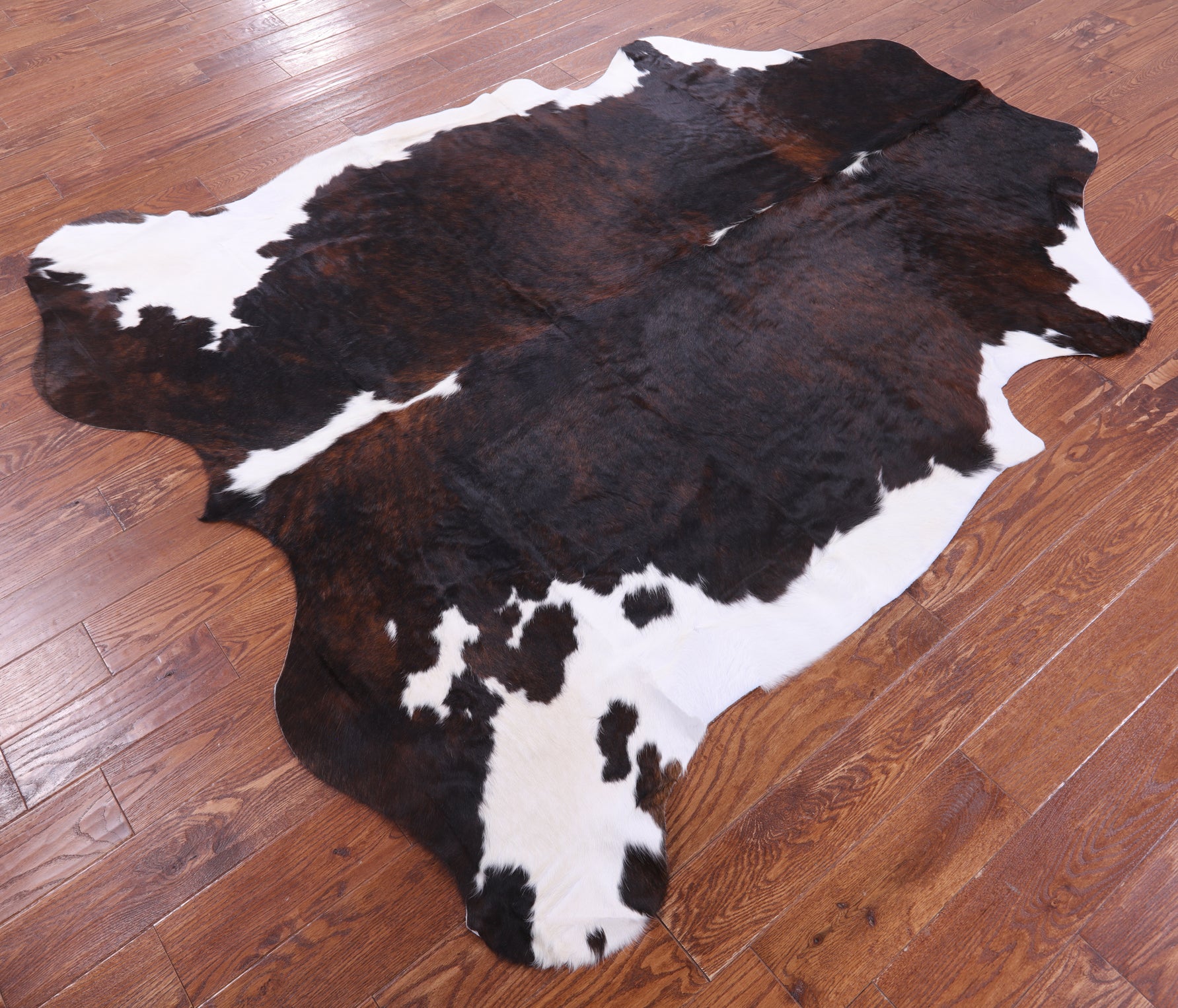 Natural Hair-On Cowhide Rug - 7' 6" X 6' 6" - Golden Nile