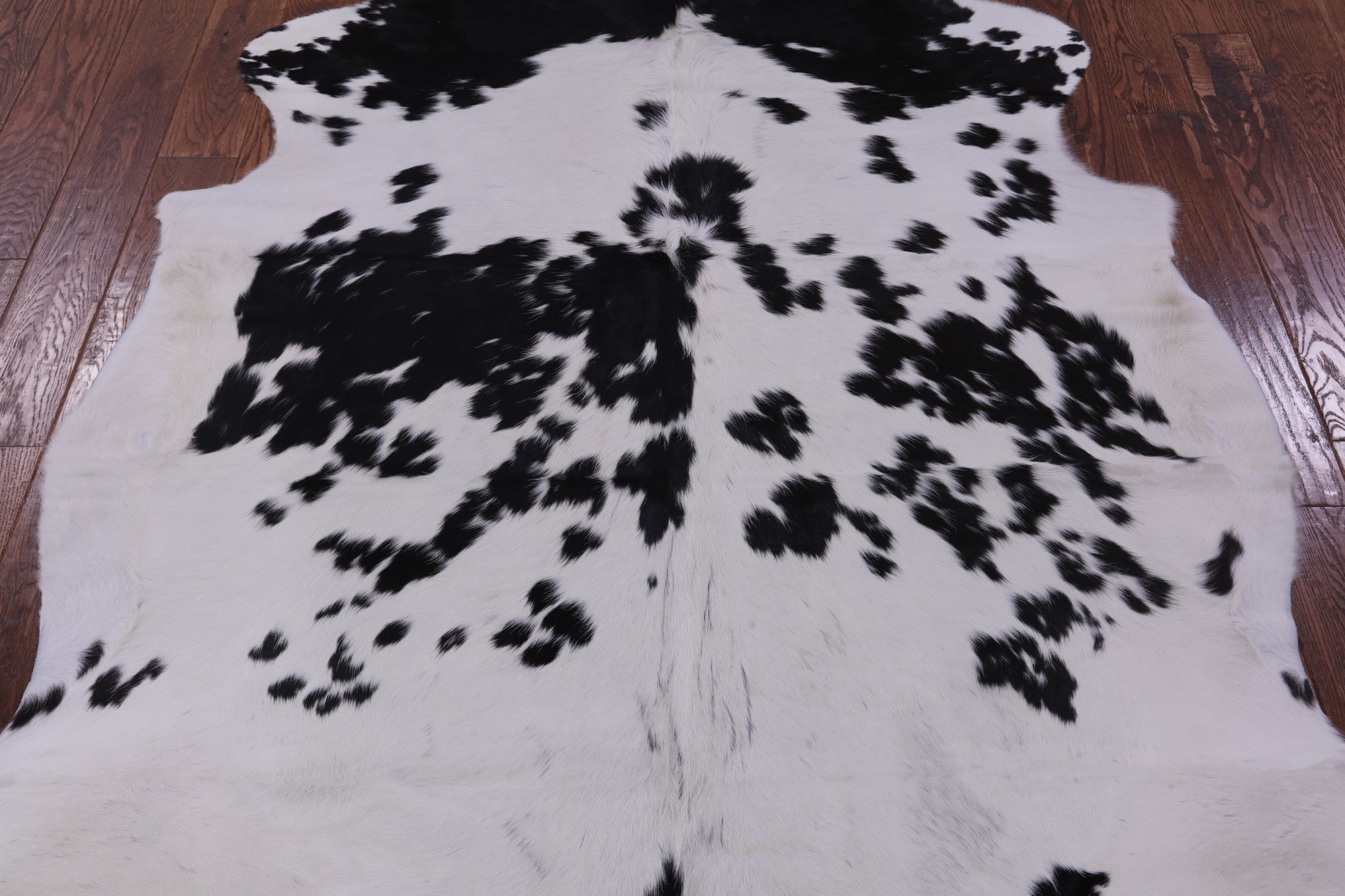 Natural Hair-On Cowhide Rug - 6' 11" X 5' 6" - Golden Nile