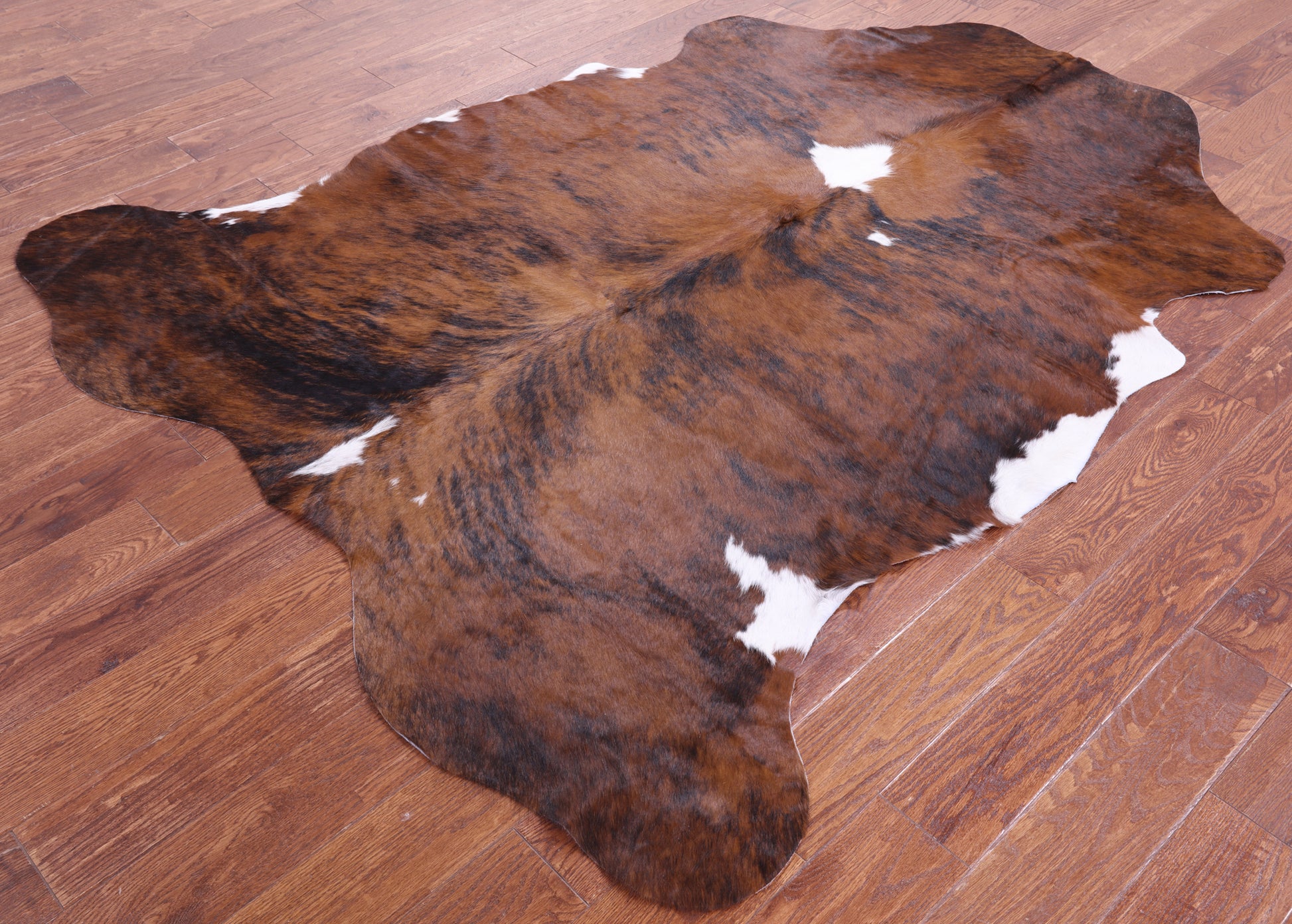 Natural Hair-On Cowhide Rug - 7' 1" X 5' 10" - Golden Nile
