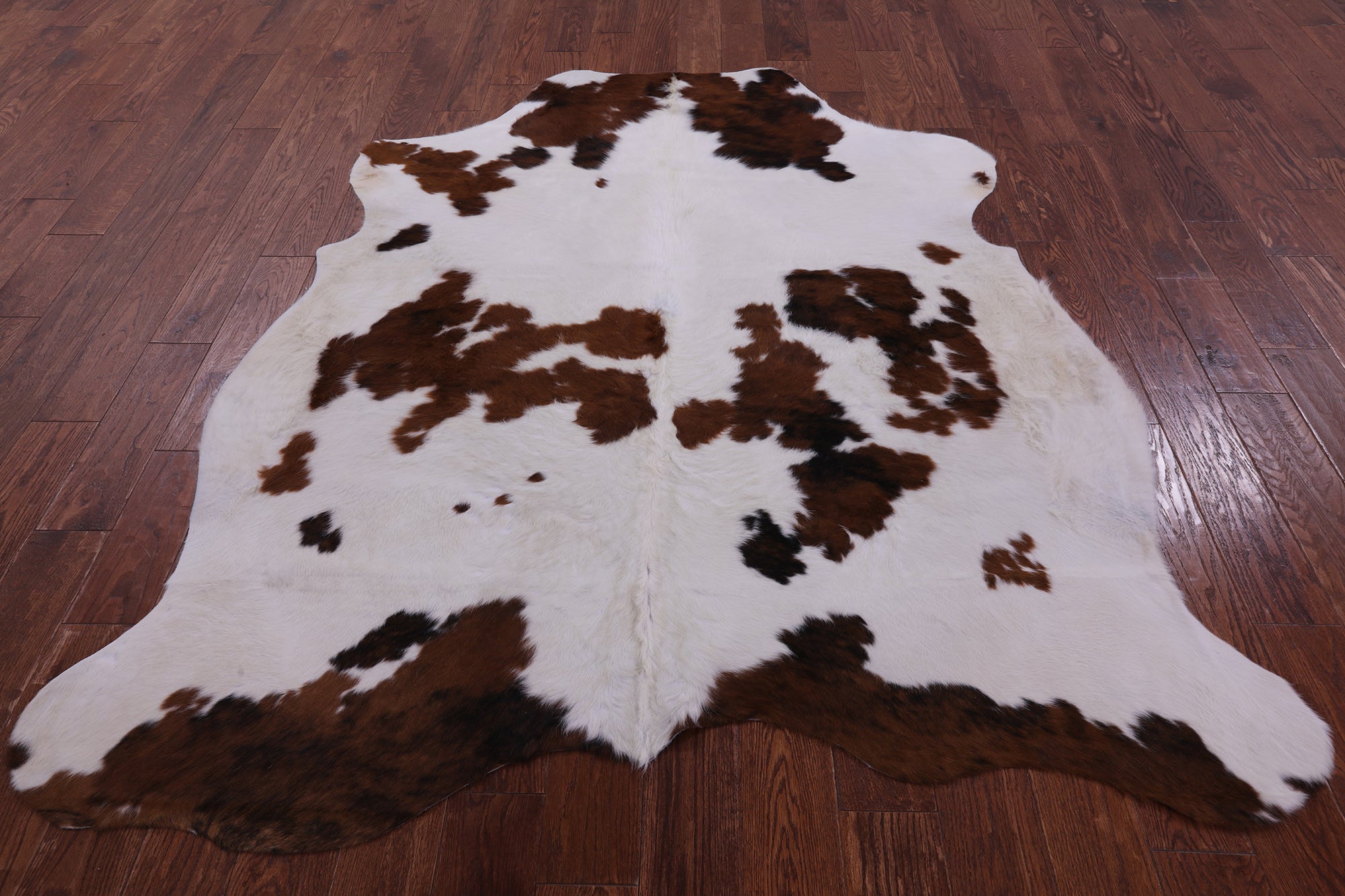 Natural Hair-On Cowhide Rug - 6' 8" X 5' 11" - Golden Nile