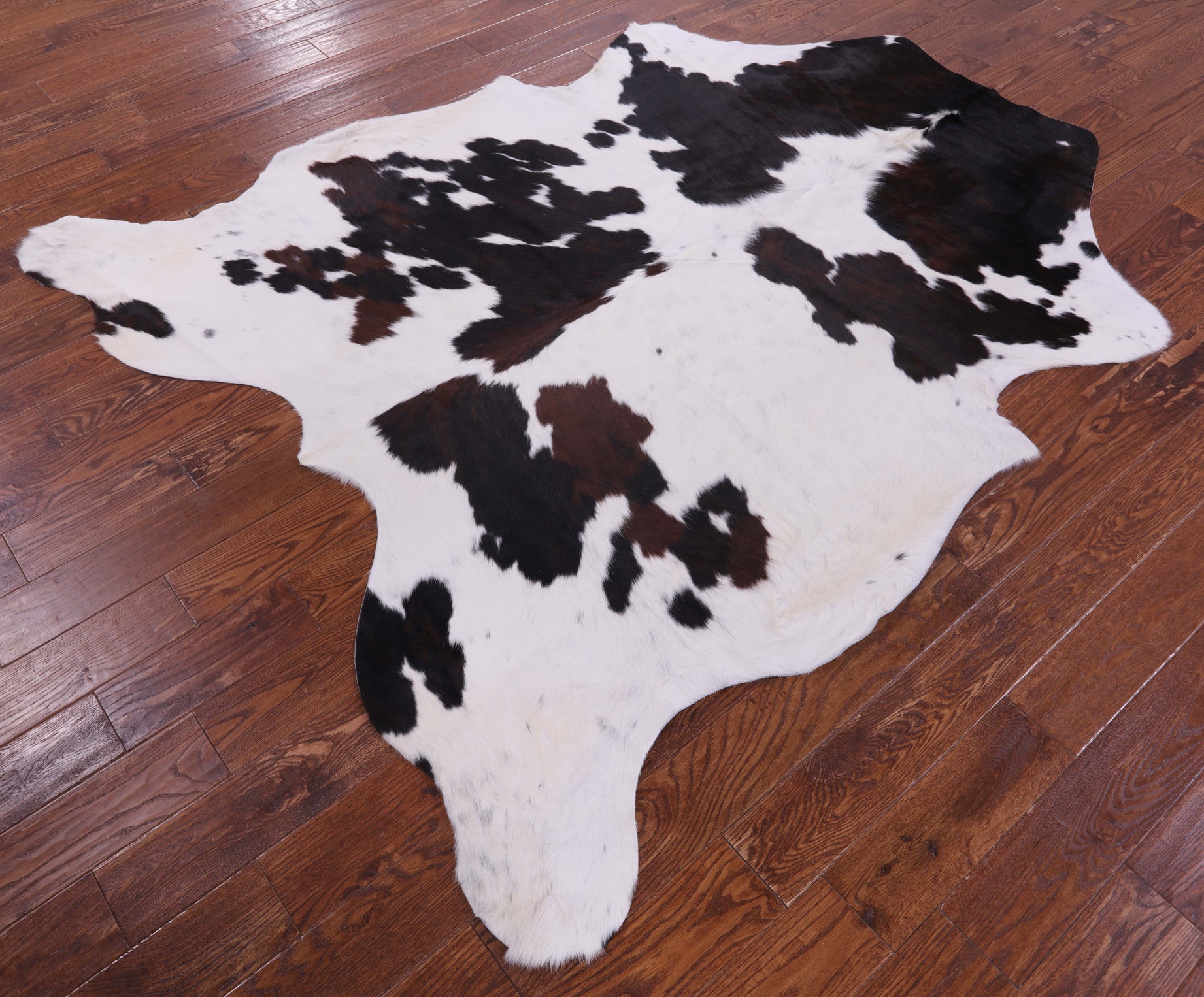 Natural Hair-On Cowhide Rug - 7' 5" X 6' 5" - Golden Nile