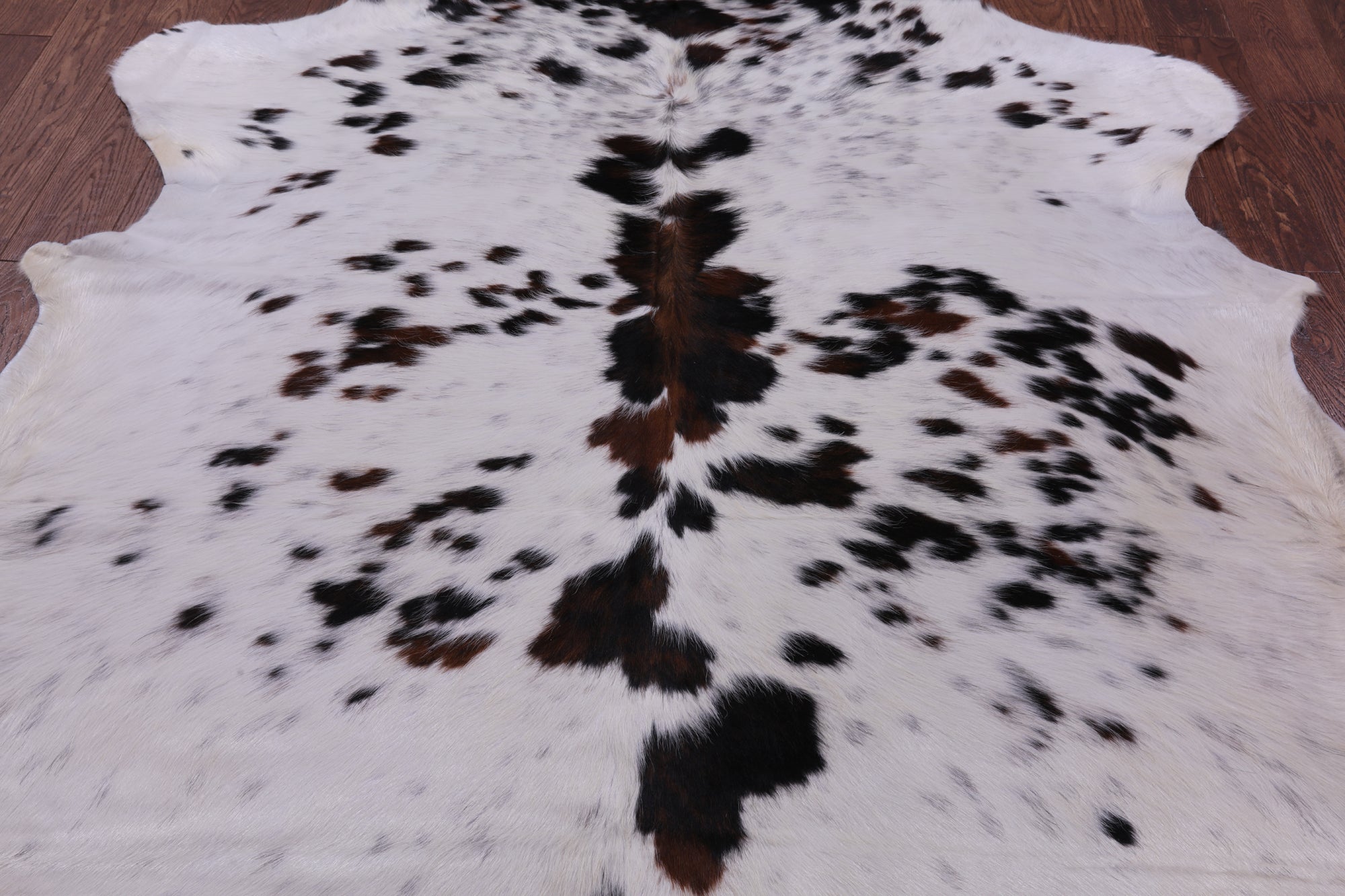 Natural Hair-On Cowhide Rug - 6' 8" X 6' 1" - Golden Nile