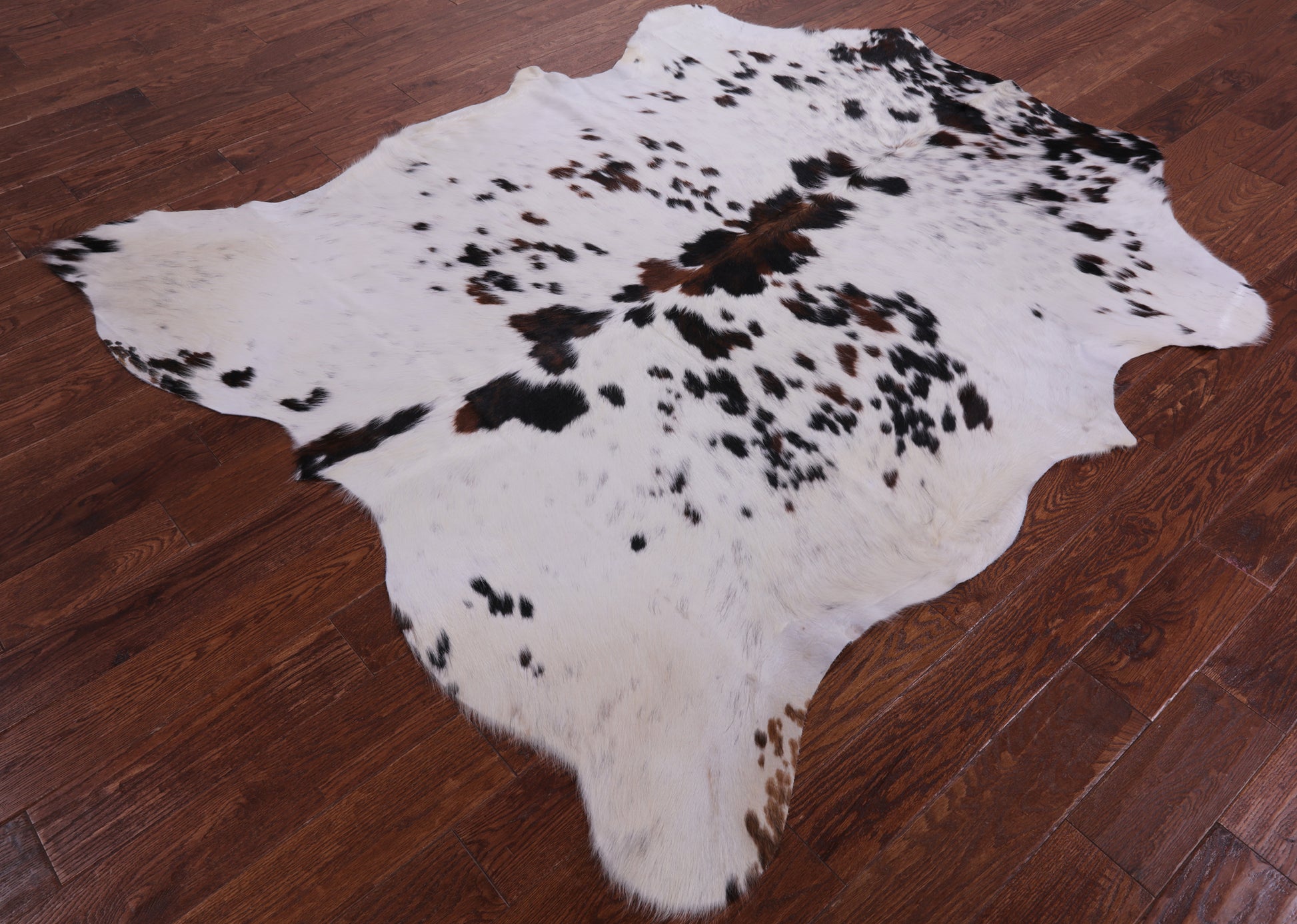 Natural Hair-On Cowhide Rug - 6' 8" X 6' 1" - Golden Nile