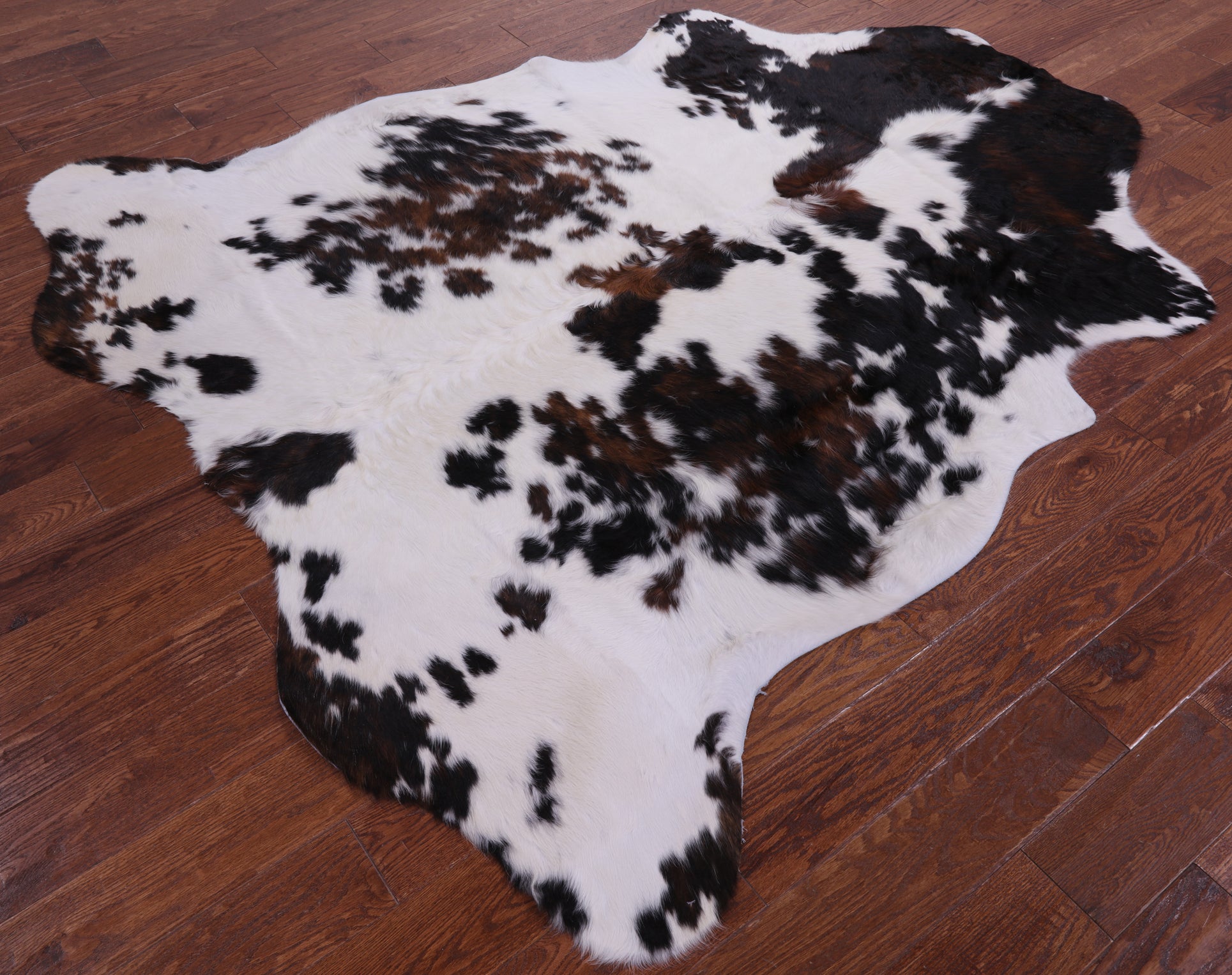 Natural Hair-On Cowhide Rug - 6' 10" X 6' 4" - Golden Nile