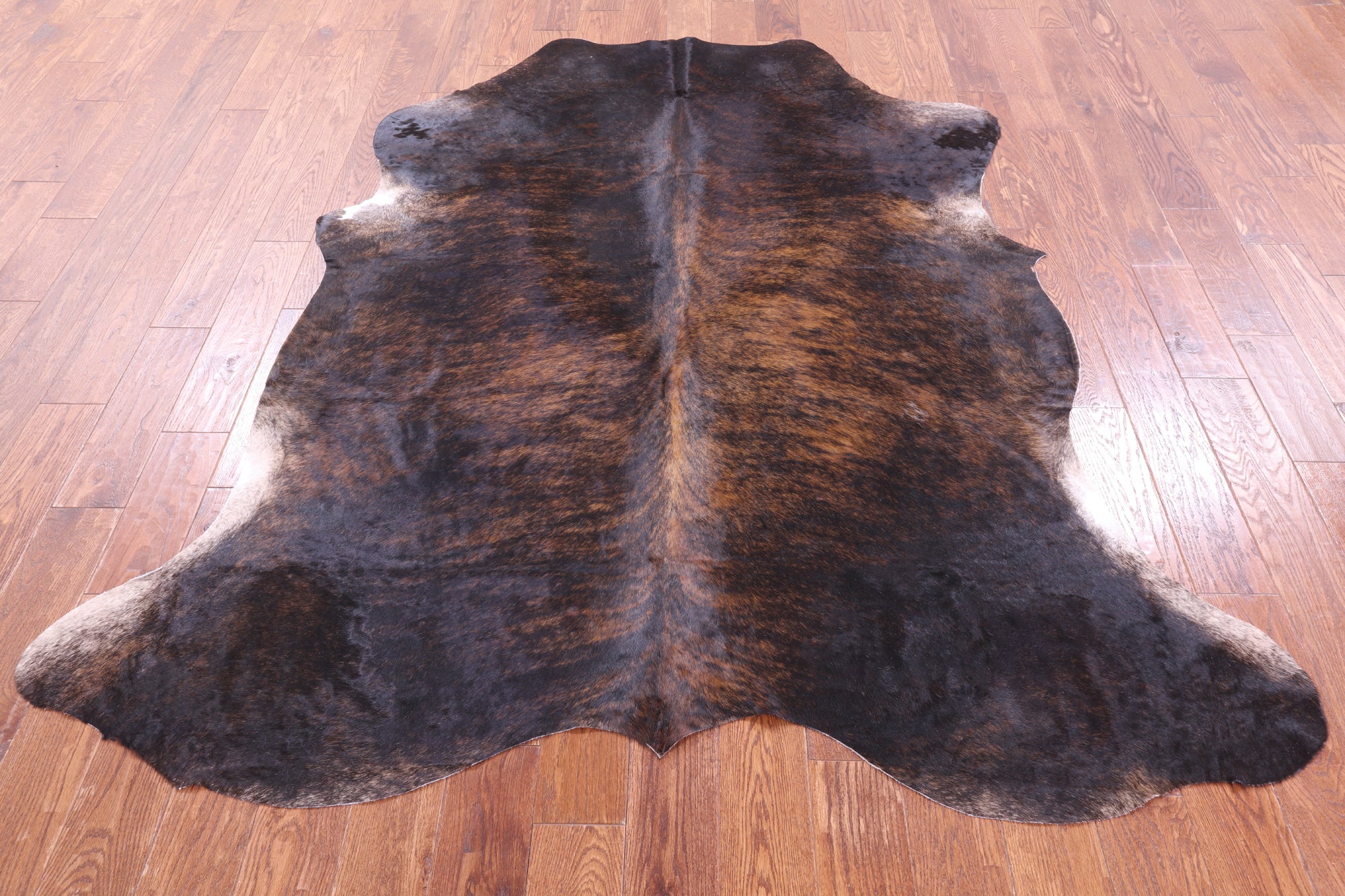 Natural Hair-On Cowhide Rug - 7' 2" X 6' 5" - Golden Nile