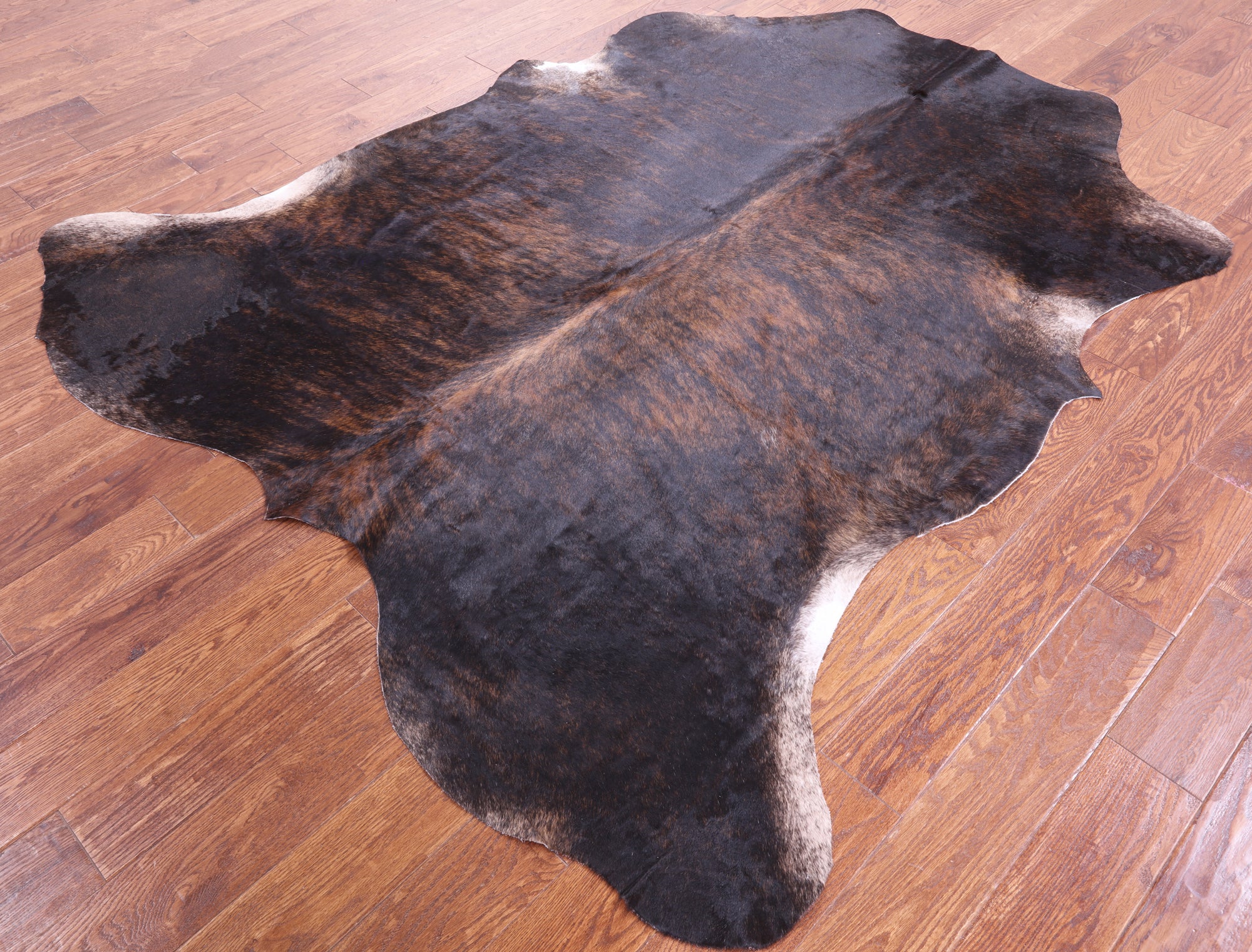 Natural Hair-On Cowhide Rug - 7' 2" X 6' 5" - Golden Nile
