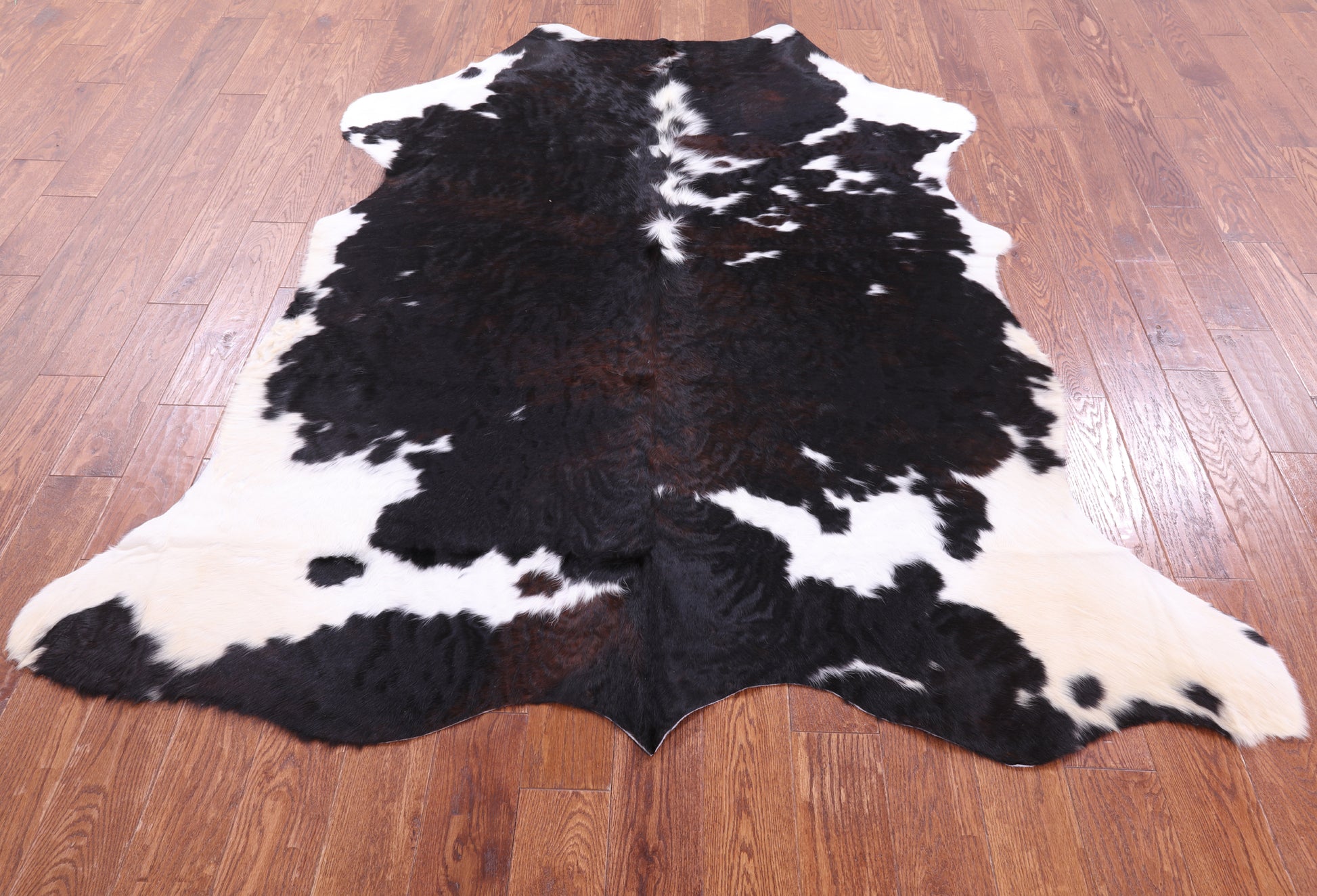 Natural Hair-On Cowhide Rug - 7' 3" X 6' 5" - Golden Nile