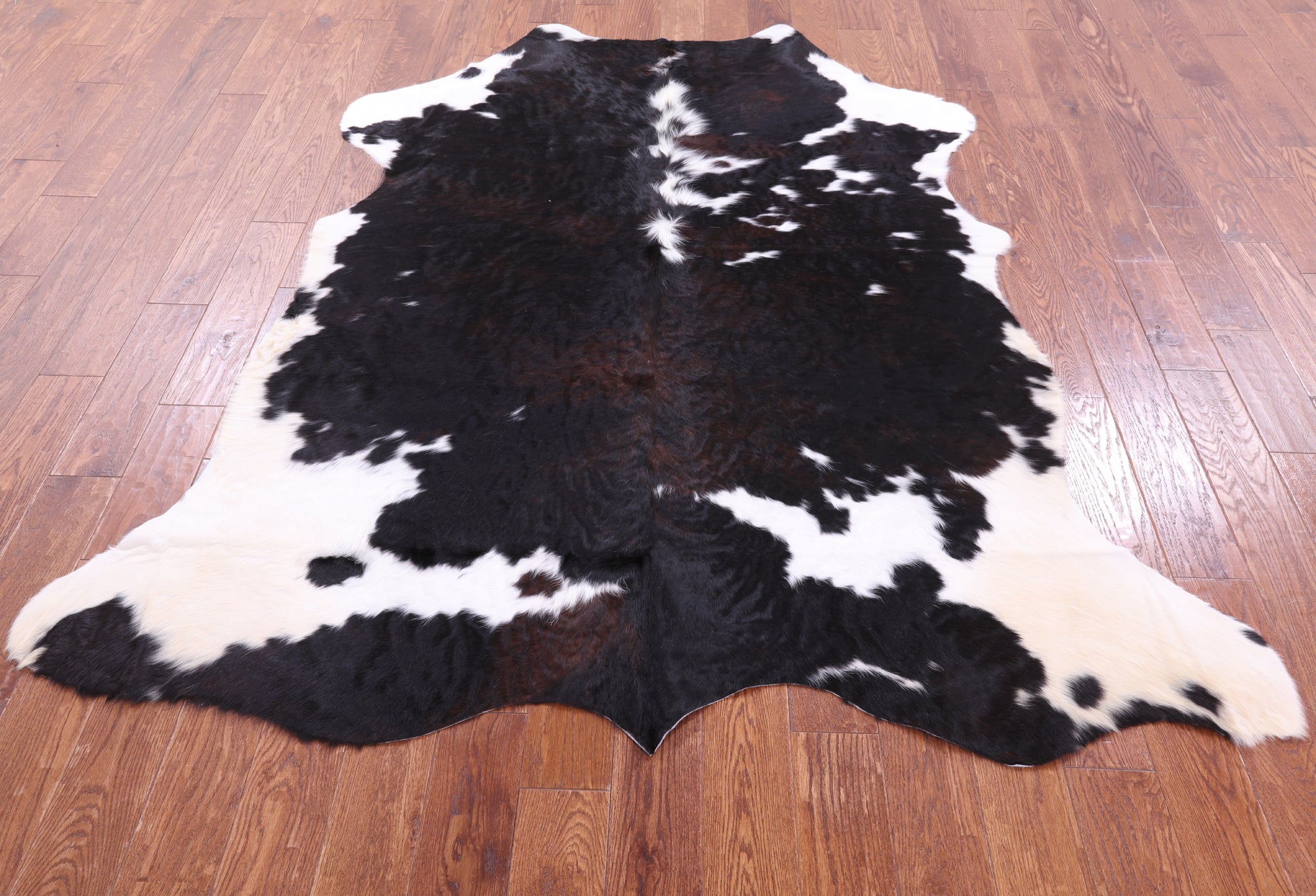 Natural Hair-On Cowhide Rug - 7' 3" X 6' 5" - Golden Nile