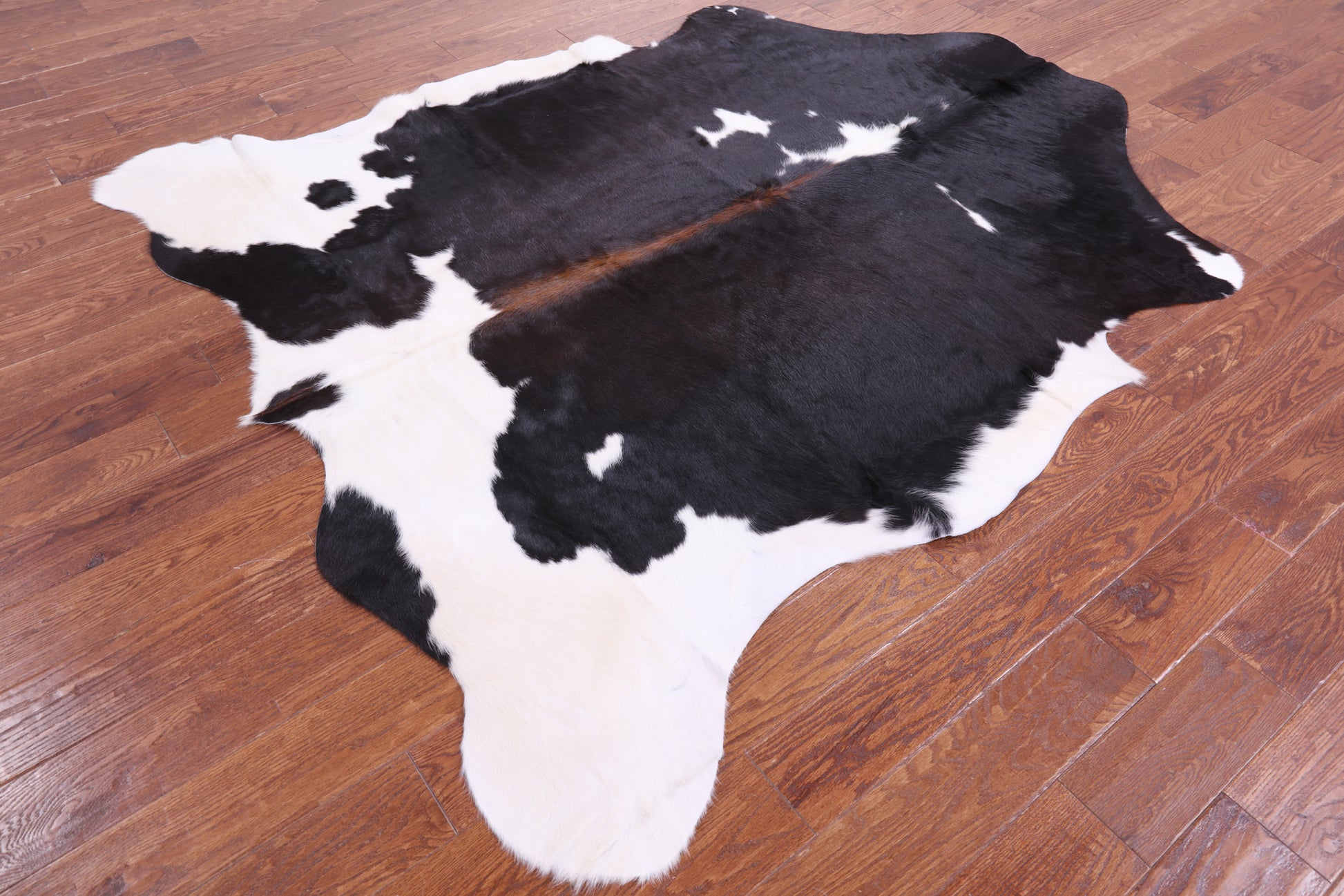 Natural Hair-On Cowhide Rug - 6' 11" X 6' 1" - Golden Nile