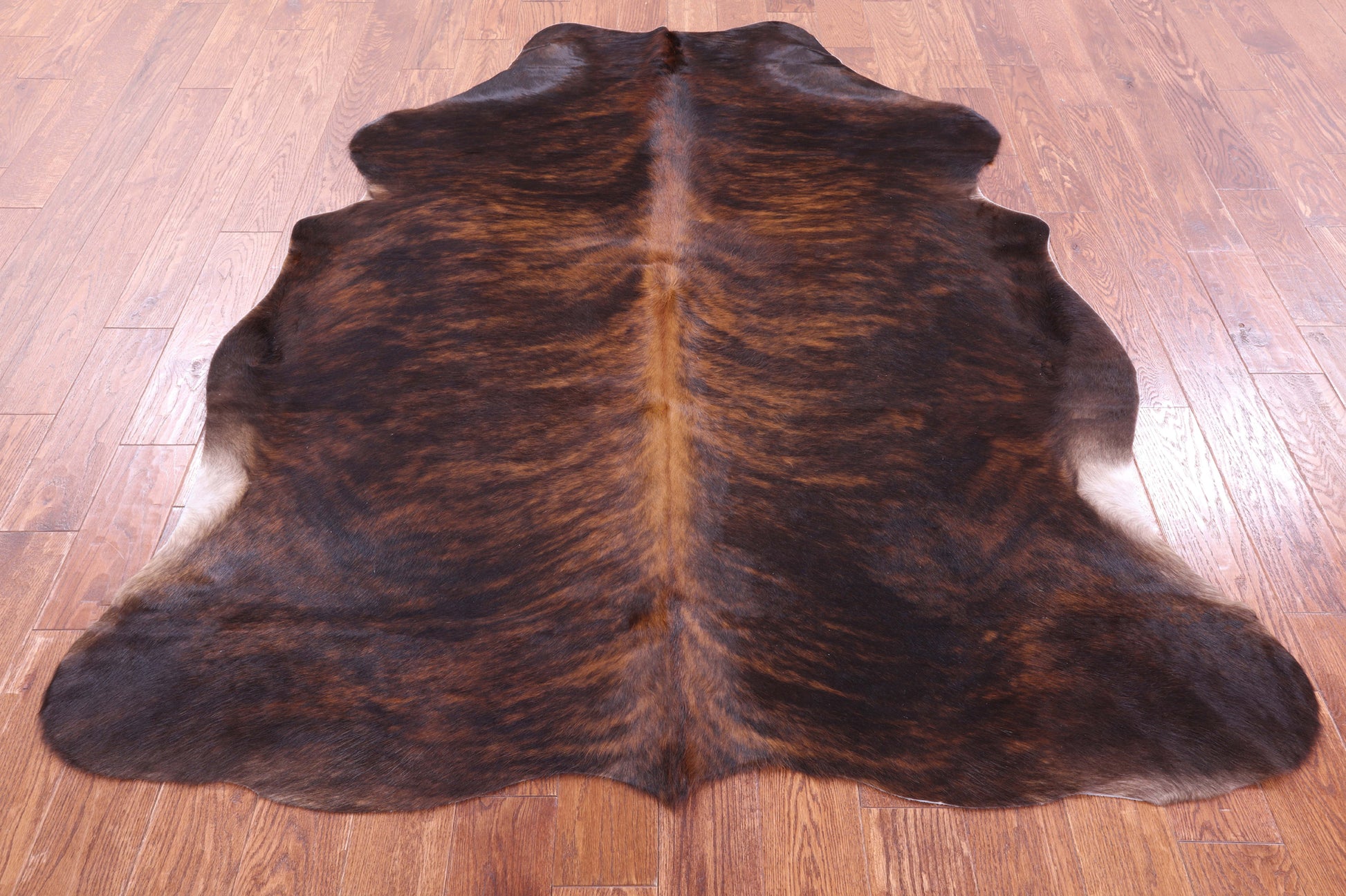 Natural Hair-On Cowhide Rug - 6' 9" X 5' 8" - Golden Nile