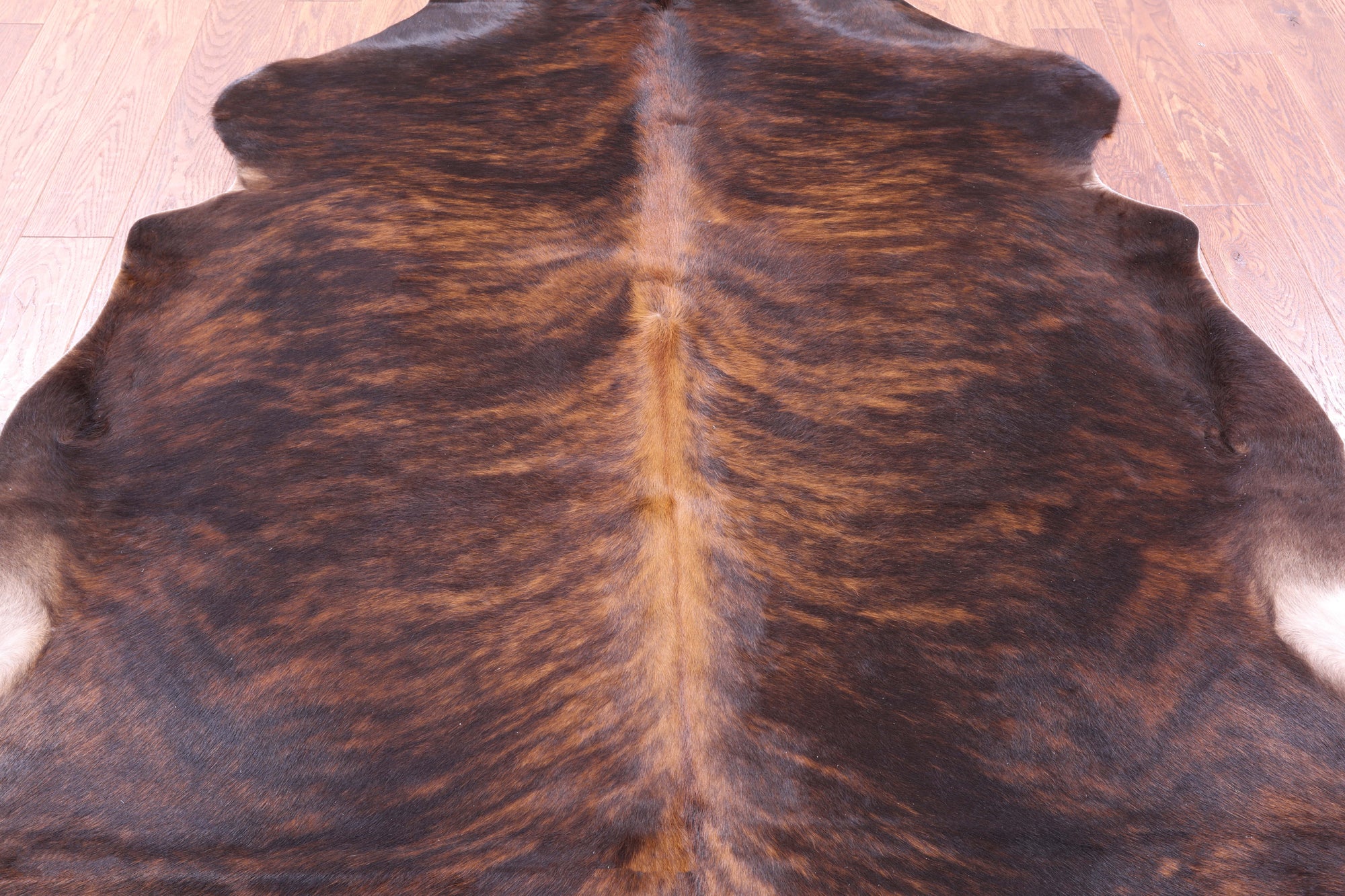 Natural Hair-On Cowhide Rug - 6' 9" X 5' 8" - Golden Nile