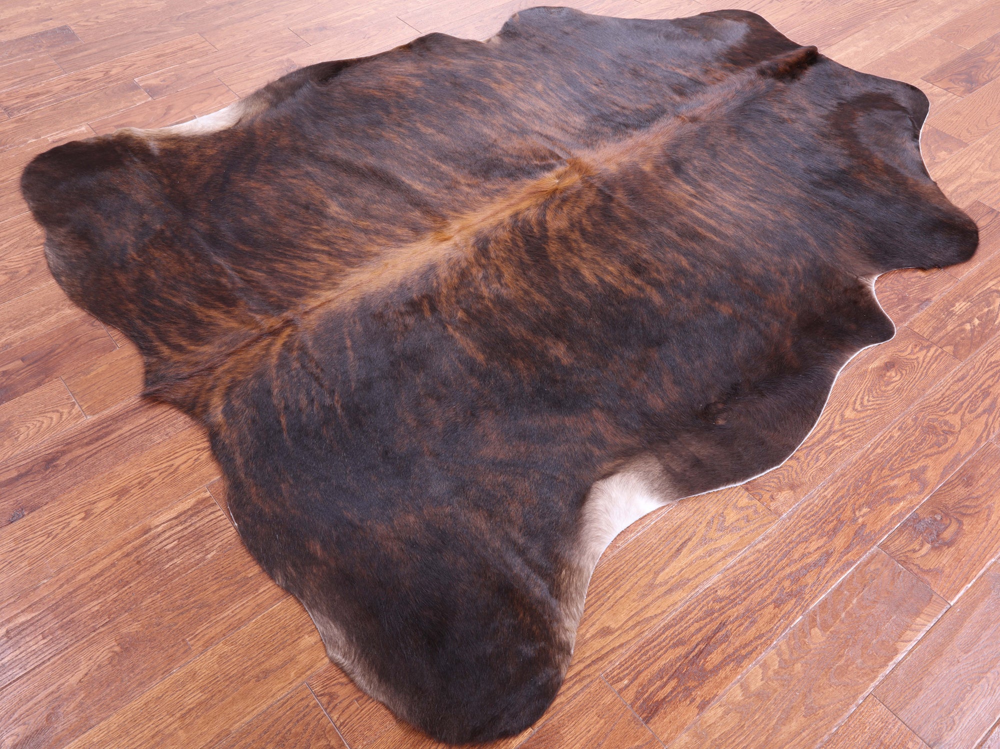 Natural Hair-On Cowhide Rug - 6' 9" X 5' 8" - Golden Nile