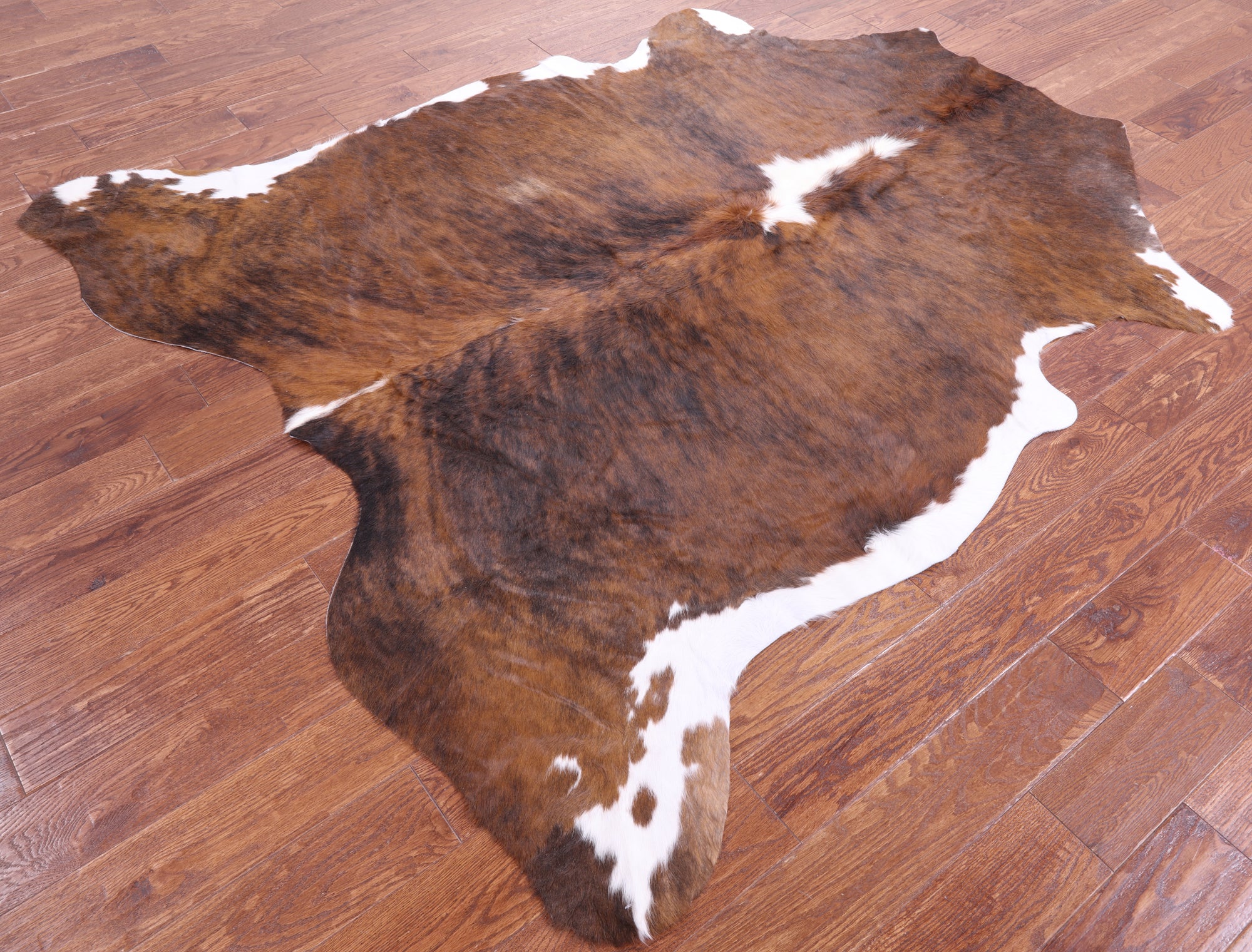Natural Hair-On Cowhide Rug - 7' 0" X 6' 4" - Golden Nile