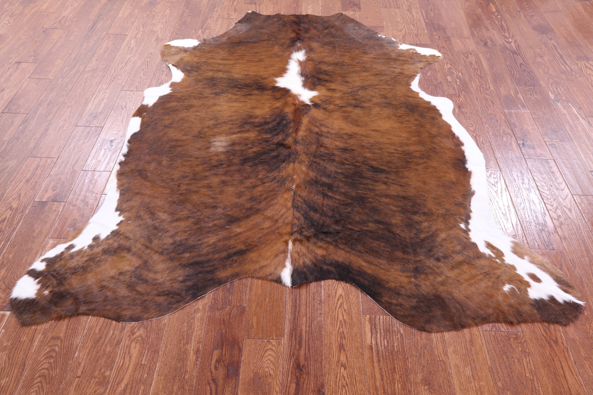 Natural Hair-On Cowhide Rug - 7' 0" X 6' 4" - Golden Nile