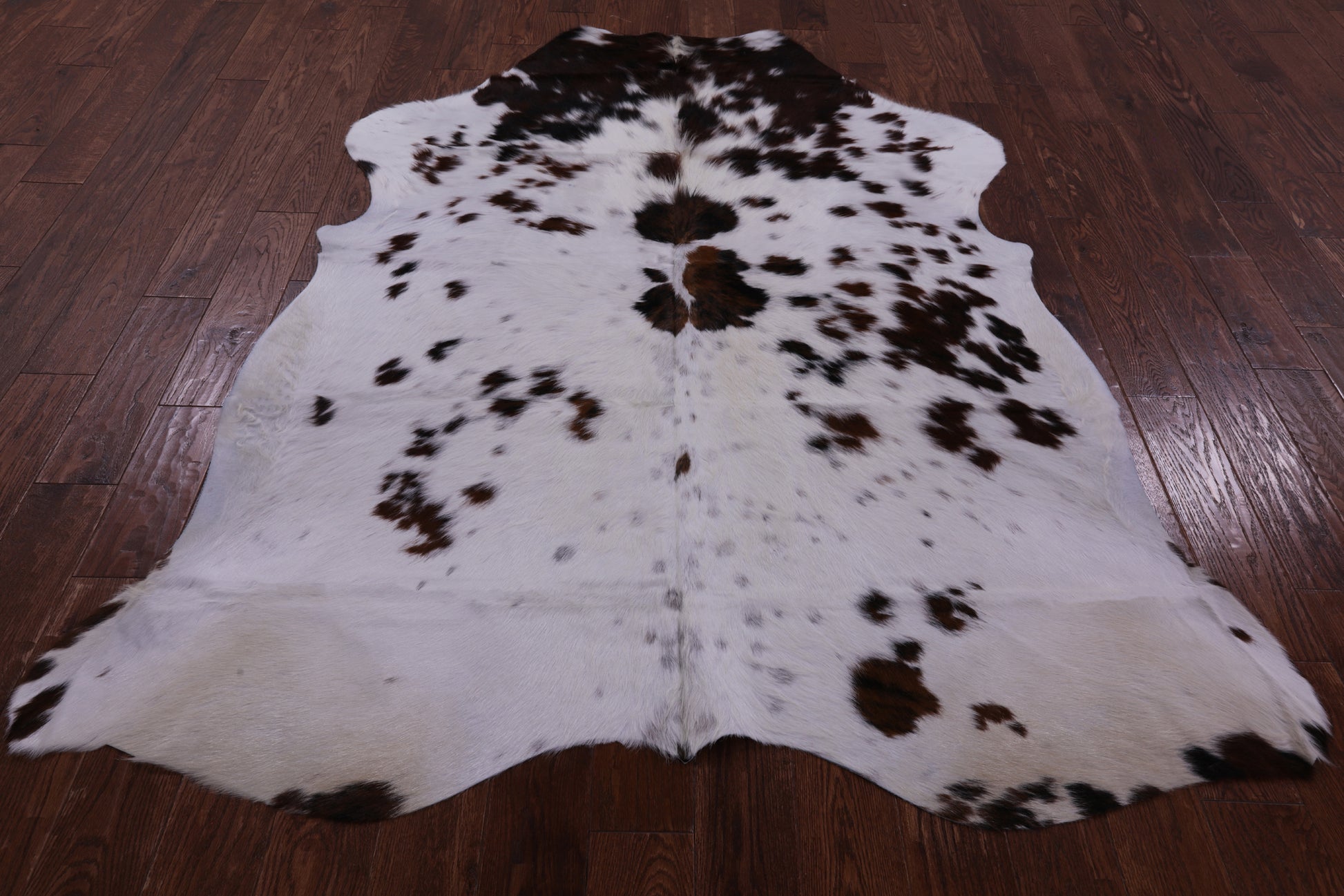 Natural Hair-On Cowhide Rug - 7' 1" X 5' 9" - Golden Nile