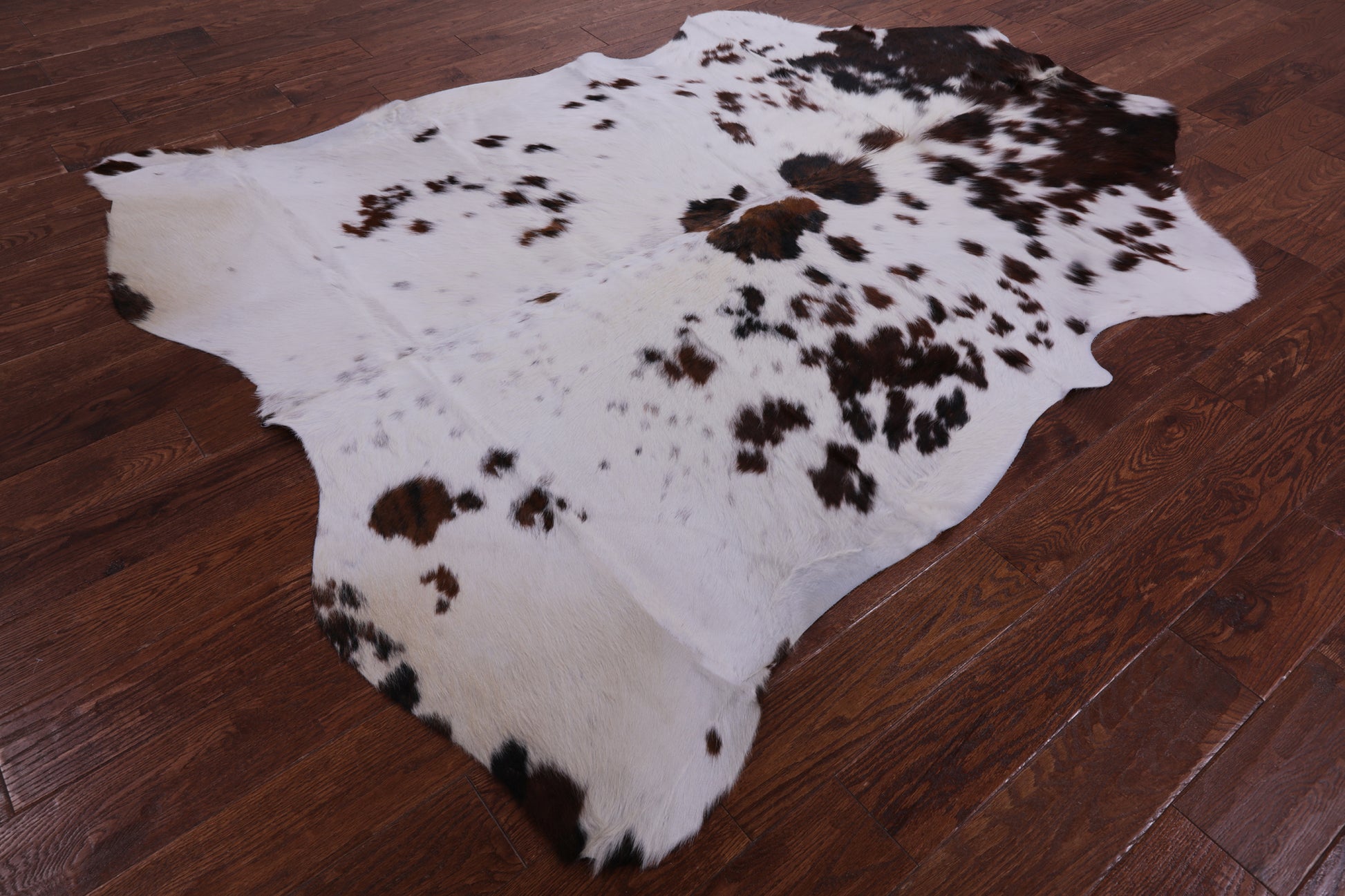 Natural Hair-On Cowhide Rug - 7' 1" X 5' 9" - Golden Nile