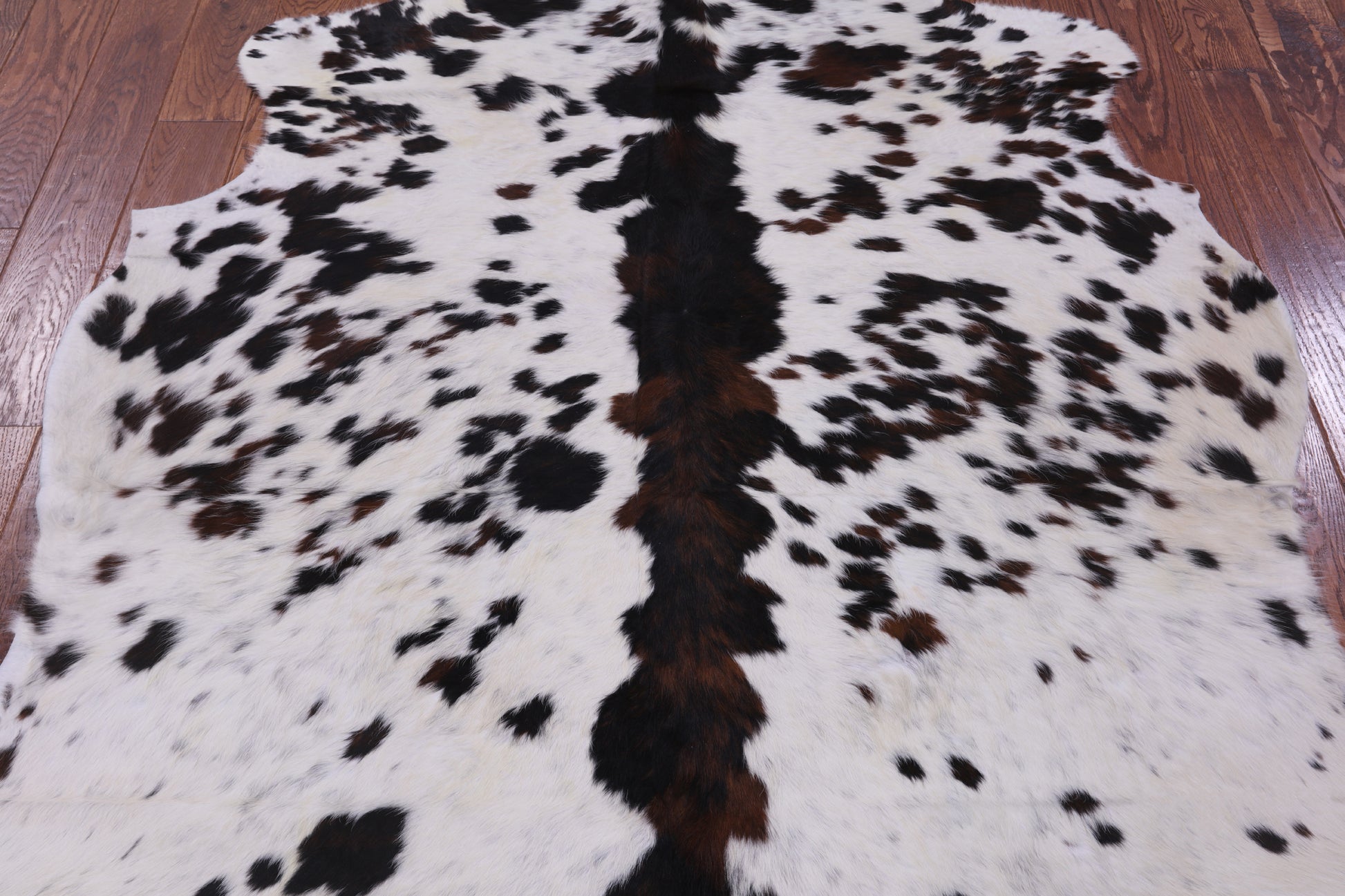 Natural Hair-On Cowhide Rug - 6' 8" X 6' 1" - Golden Nile