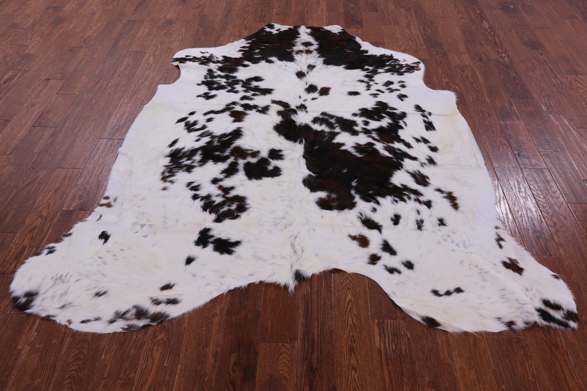 Natural Hair-On Cowhide Rug - 7' 4" X 6' 9" - Golden Nile