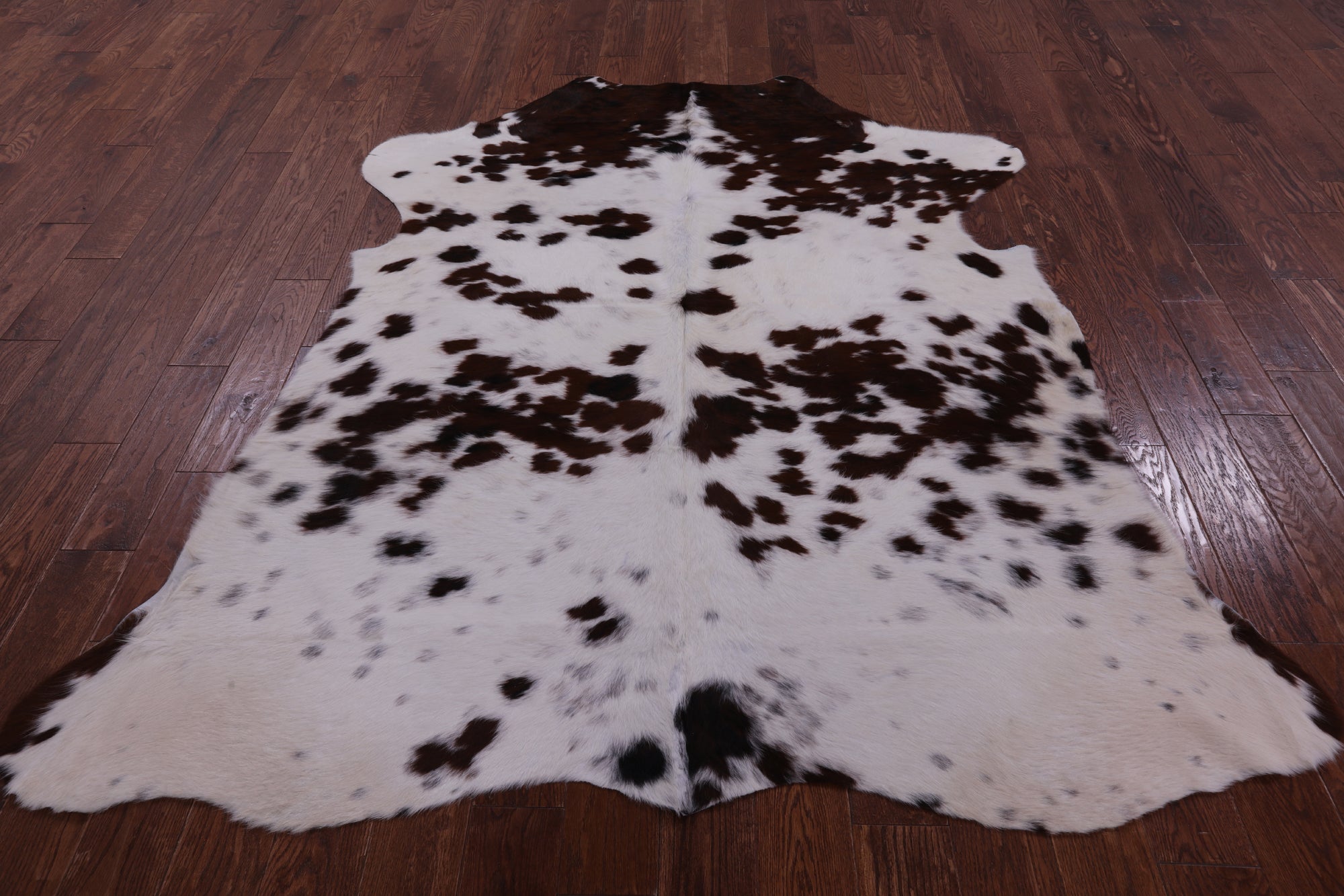 Natural Hair-On Cowhide Rug - 7' 1" X 6' 4" - Golden Nile