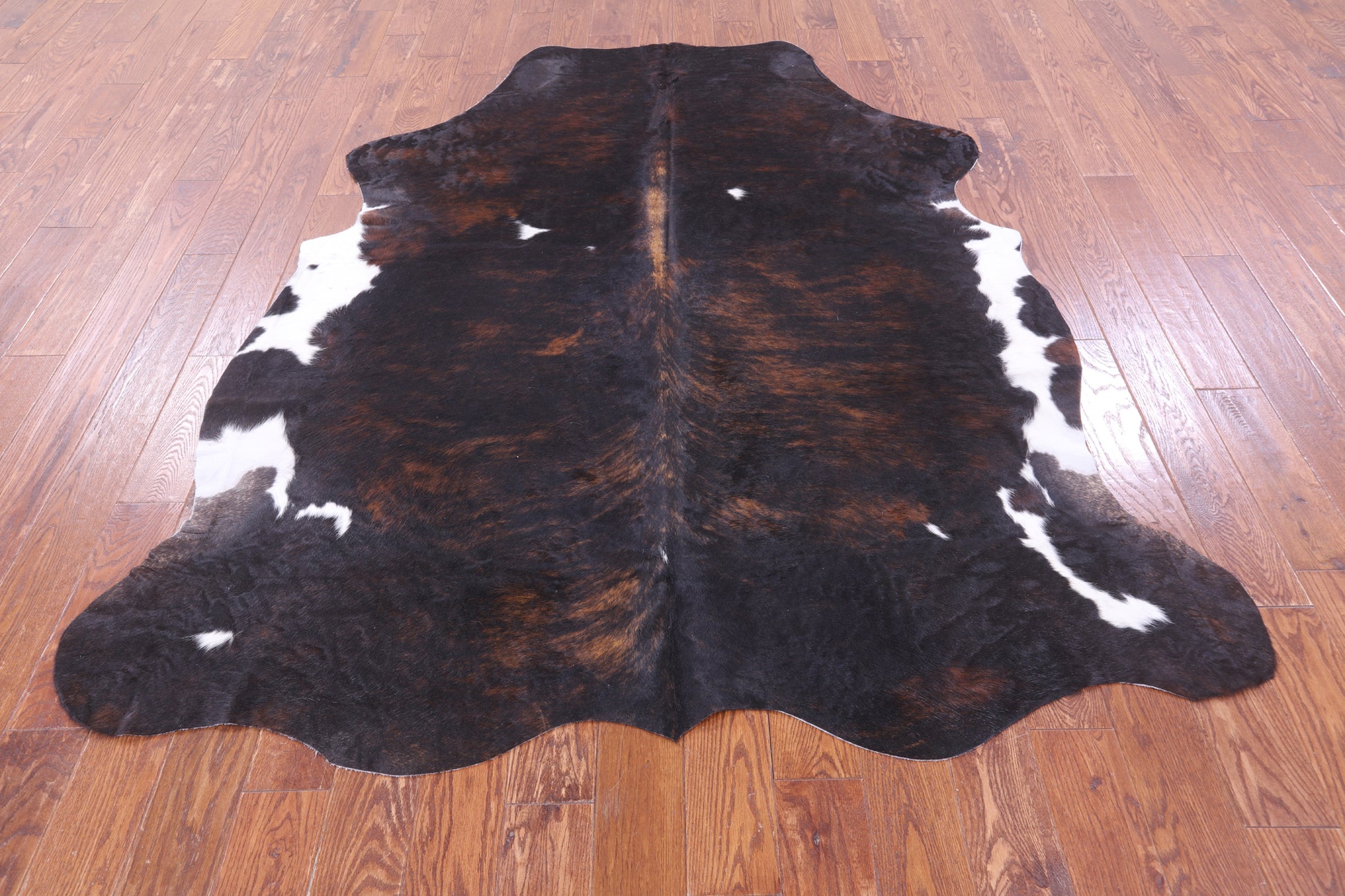 Natural Hair-On Cowhide Rug - 7' 4" X 6' 4" - Golden Nile