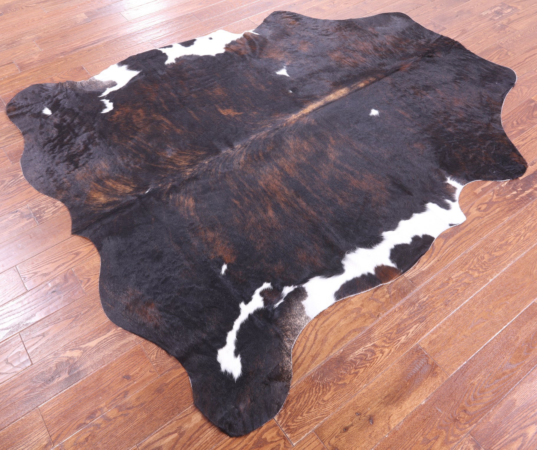 Natural Hair-On Cowhide Rug - 7' 4" X 6' 4" - Golden Nile