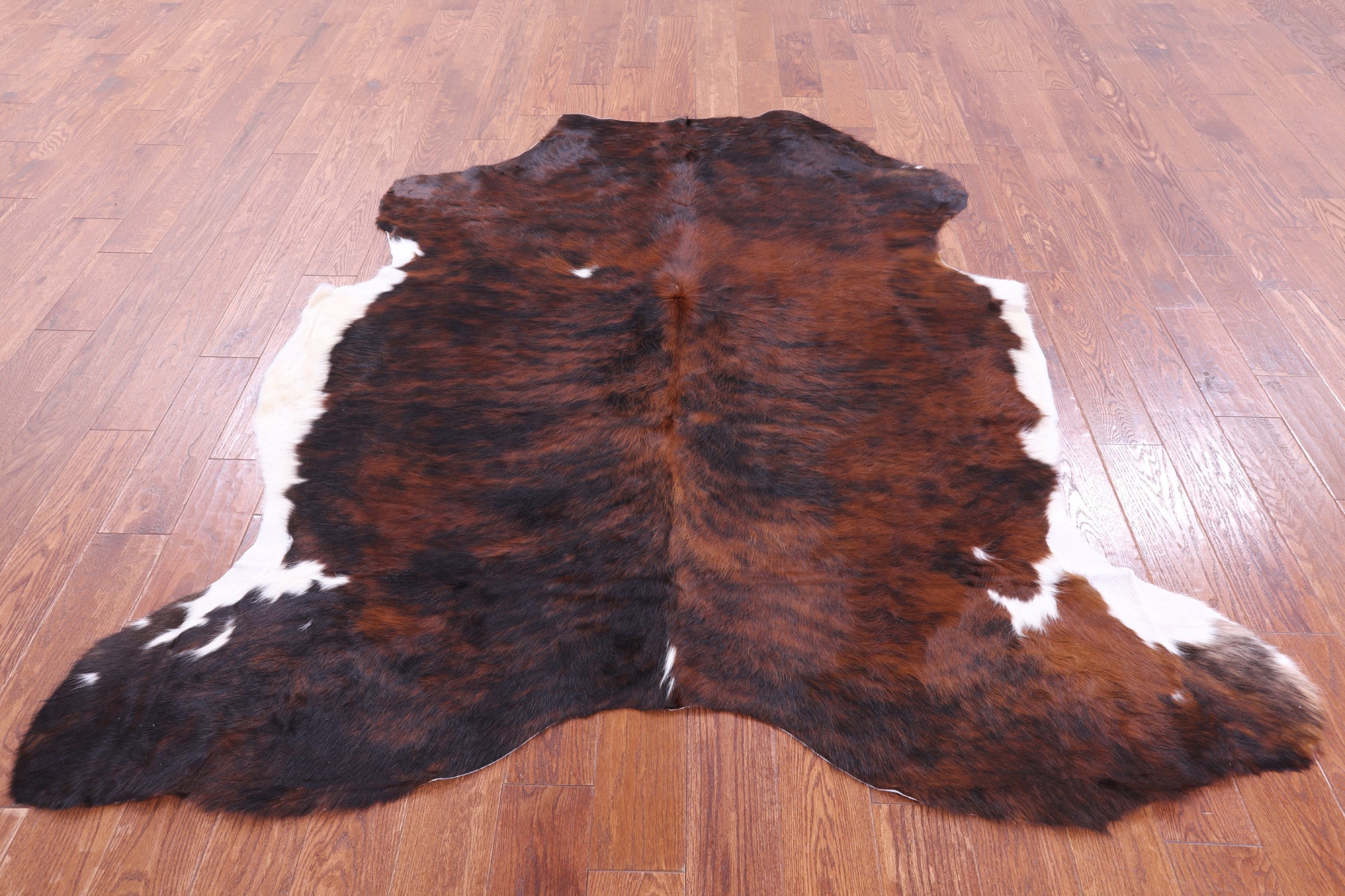 Natural Hair-On Cowhide Rug - 6' 9" X 6' 3" - Golden Nile