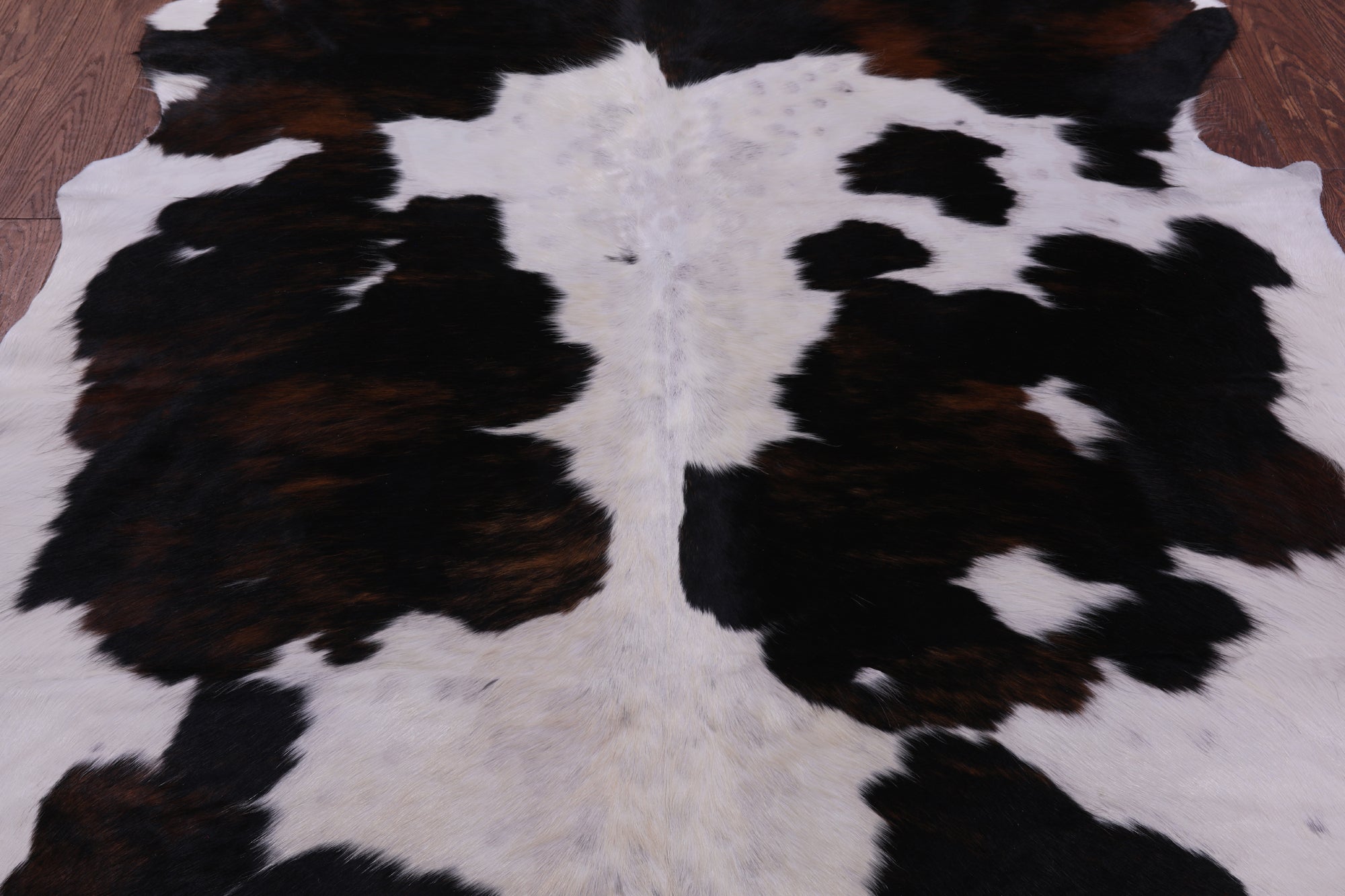 Natural Hair-On Cowhide Rug - 6' 10" X 6' 0" - Golden Nile