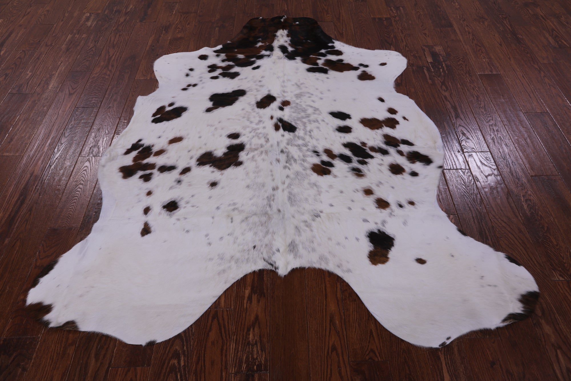 Natural Hair-On Cowhide Rug - 7' 0" X 6' 0" - Golden Nile