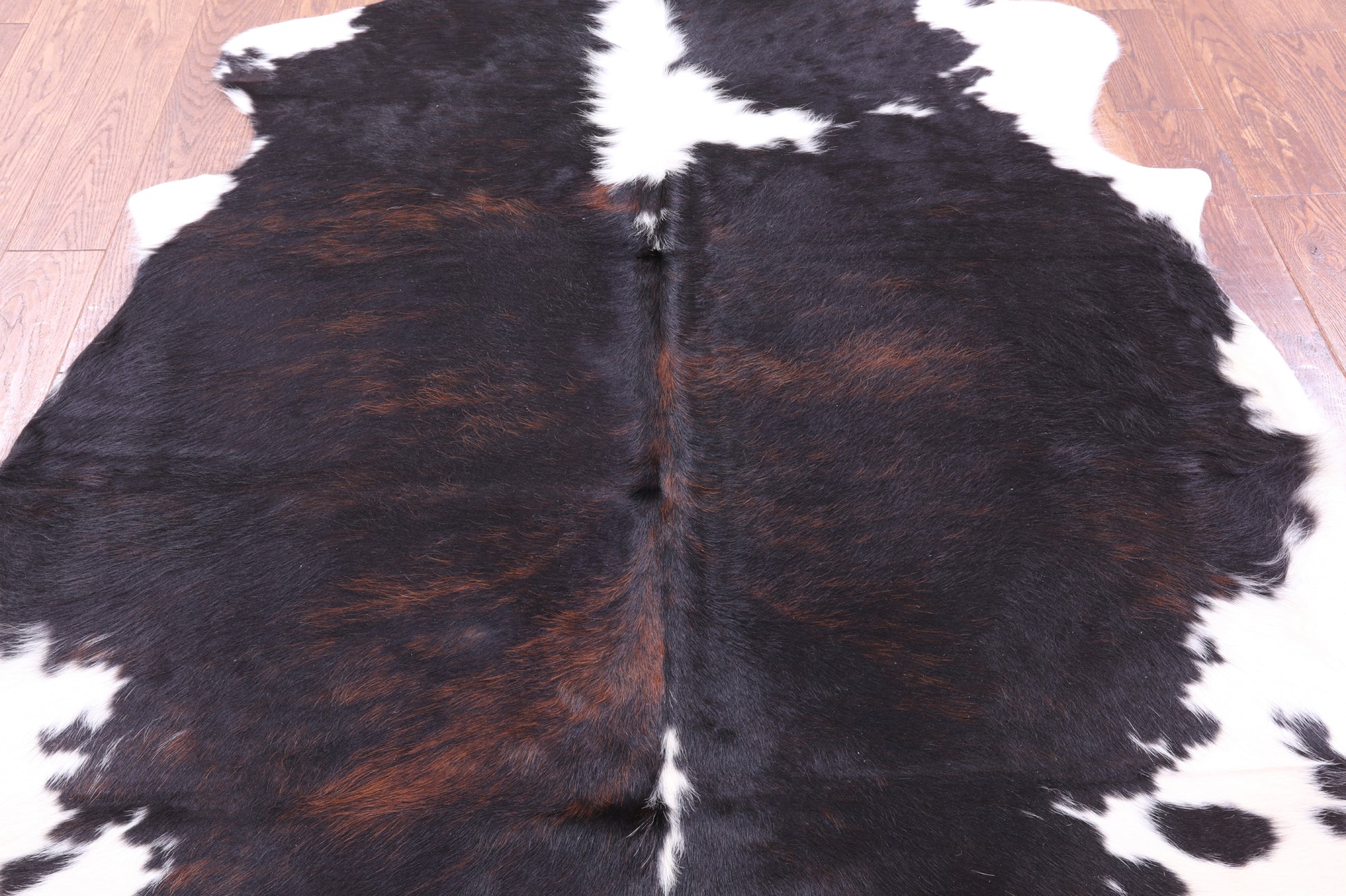 Natural Hair-On Cowhide Rug - 6' 6" X 5' 10" - Golden Nile