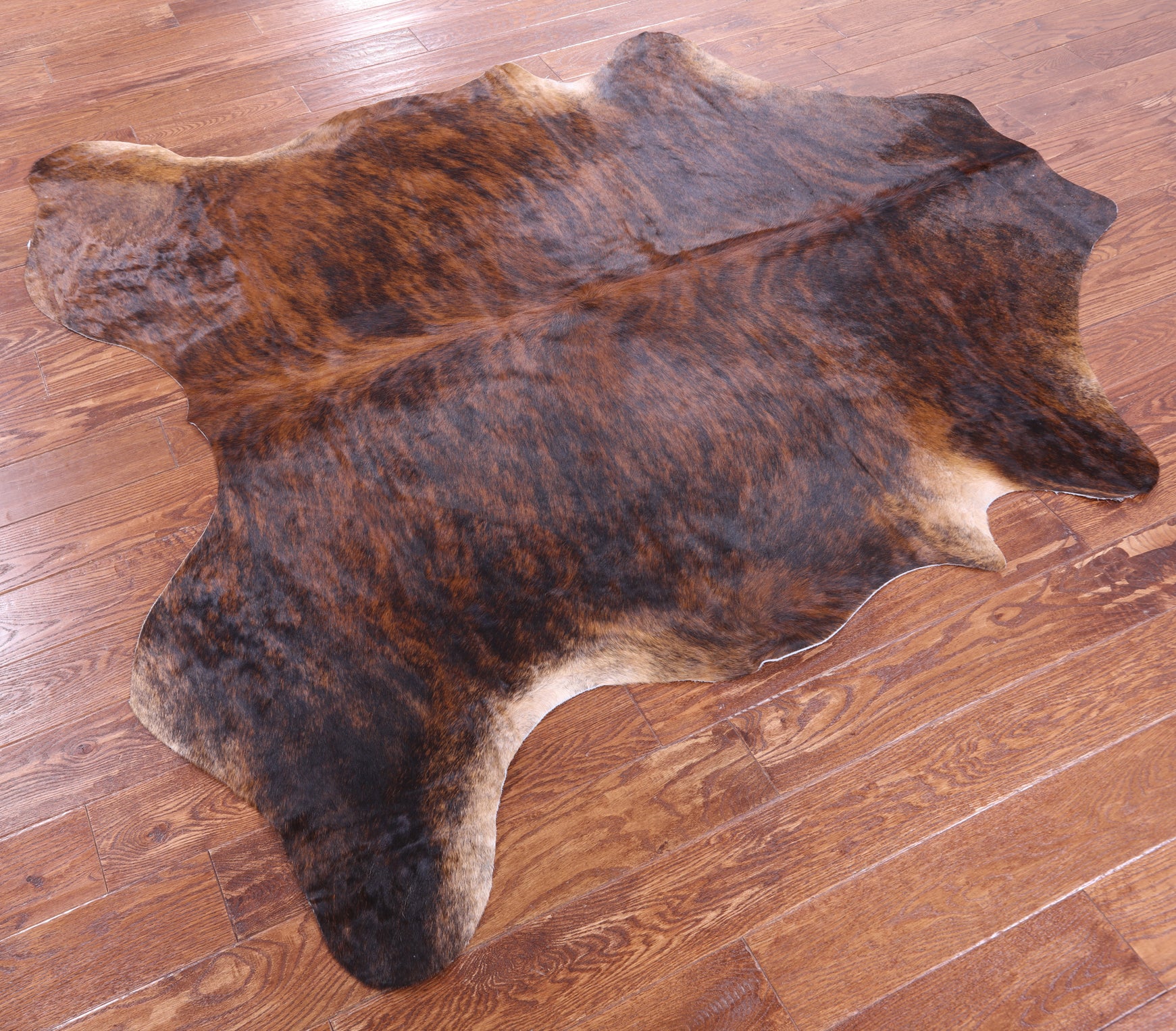 Natural Hair-On Cowhide Rug - 7' 0" X 6' 4" - Golden Nile