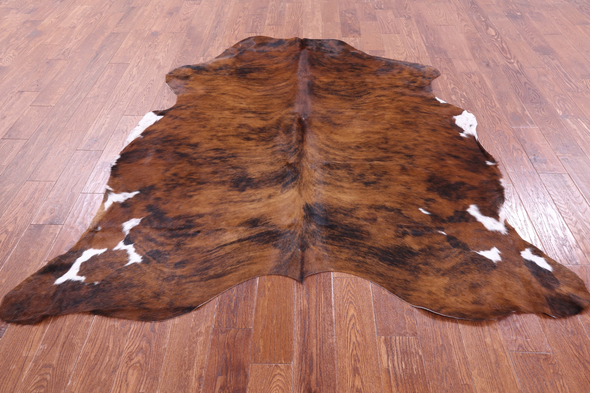 Natural Hair-On Cowhide Rug - 6' 9" X 6' 4" - Golden Nile