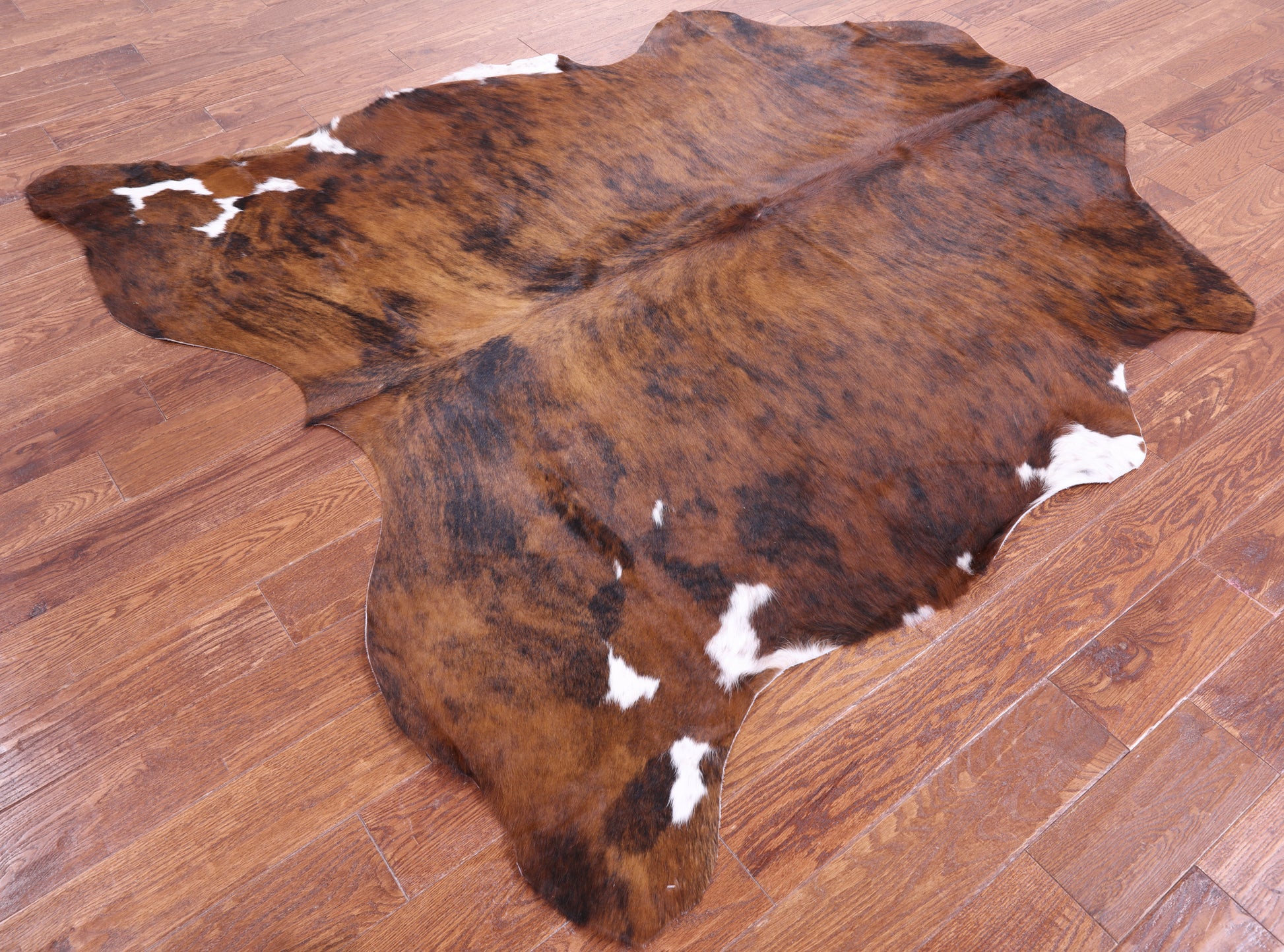 Natural Hair-On Cowhide Rug - 6' 9" X 6' 4" - Golden Nile