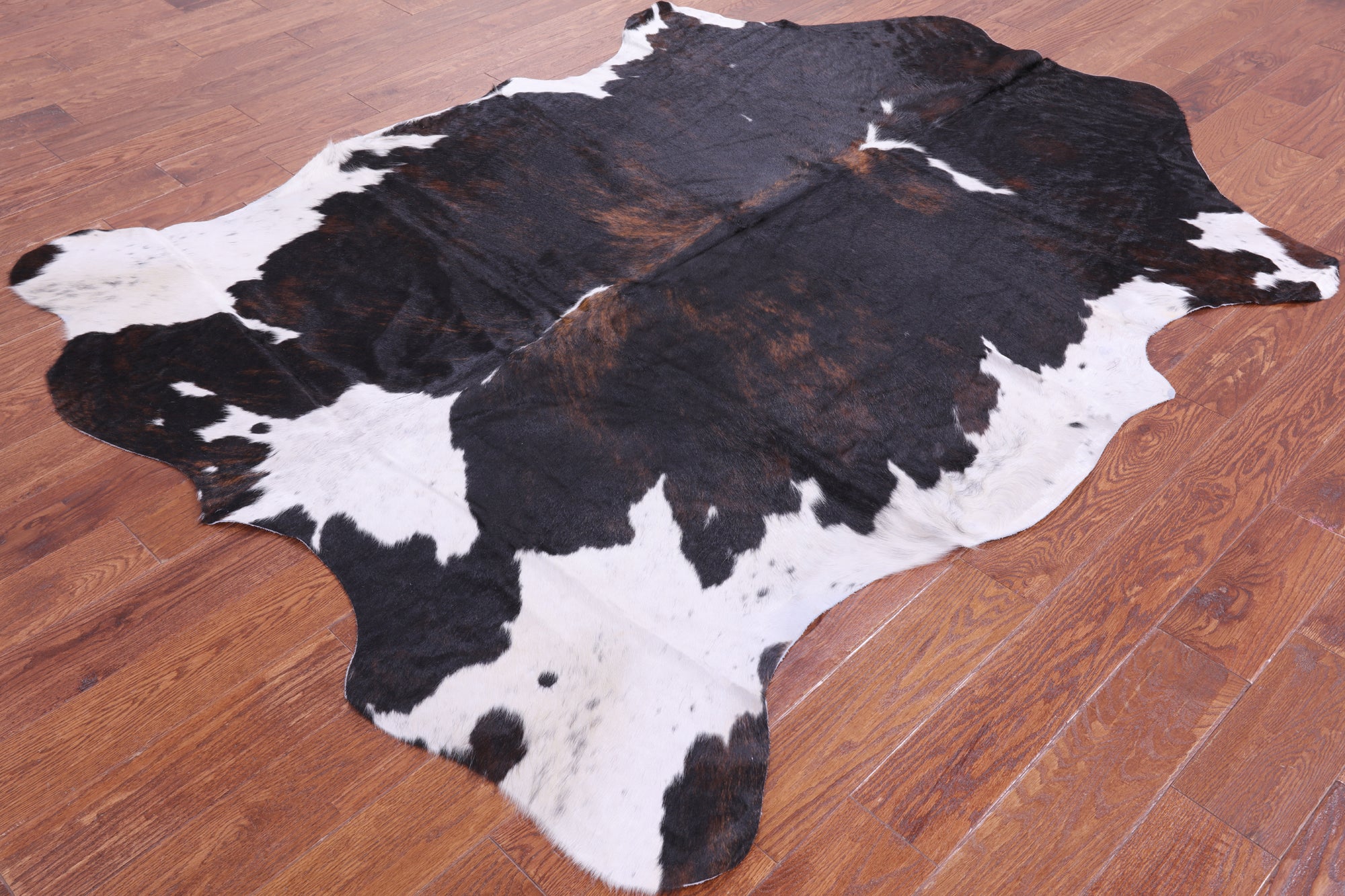 Natural Hair-On Cowhide Rug - 7' 6" X 5' 9" - Golden Nile