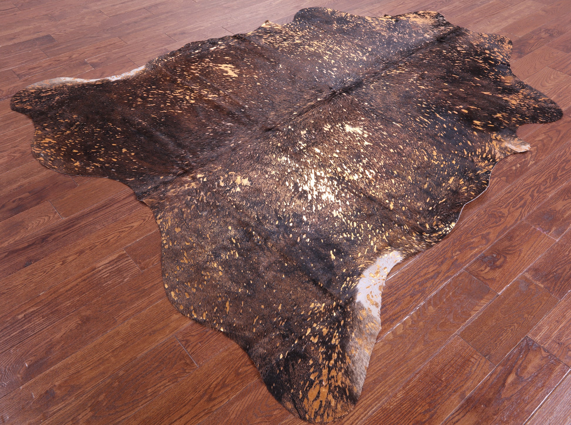 Gold Metallic Natural Hair-On Cowhide Rug - 7' 6" X 6' 11" - Golden Nile