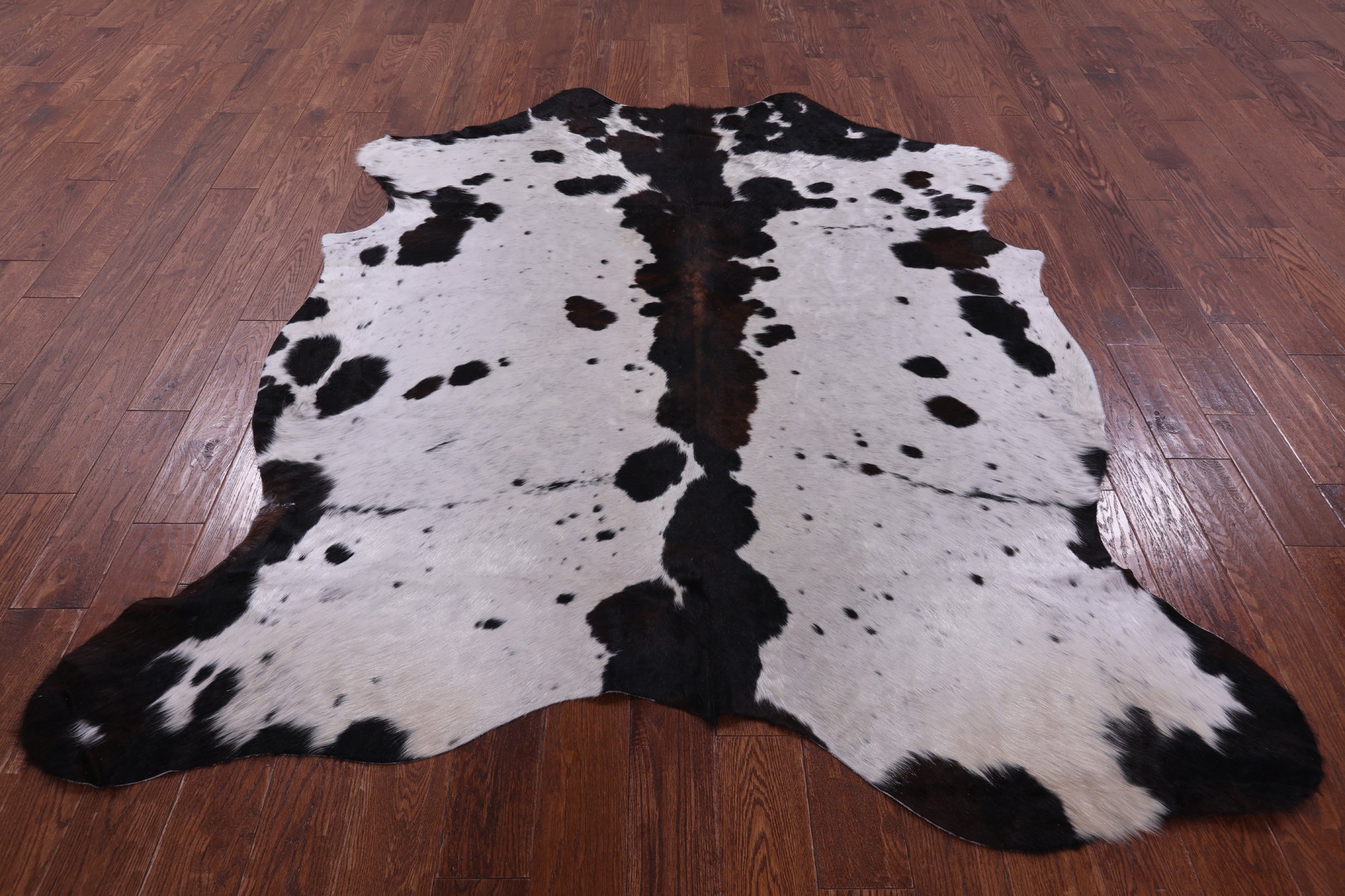 Natural Hair-On Cowhide Rug - 7' 6" X 6' 5" - Golden Nile