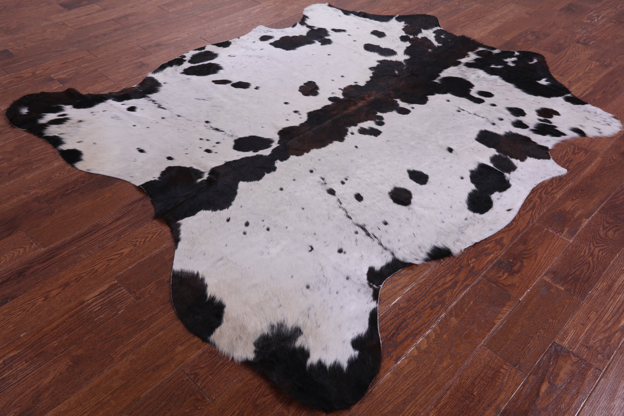 Natural Hair-On Cowhide Rug - 7' 6" X 6' 5" - Golden Nile
