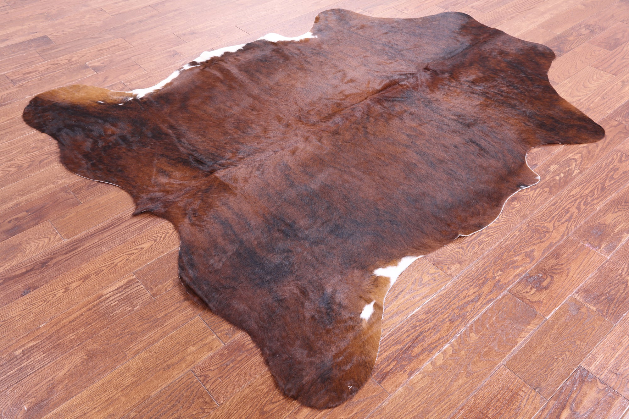 Natural Hair-On Cowhide Rug - 7' 1" X 6' 1" - Golden Nile