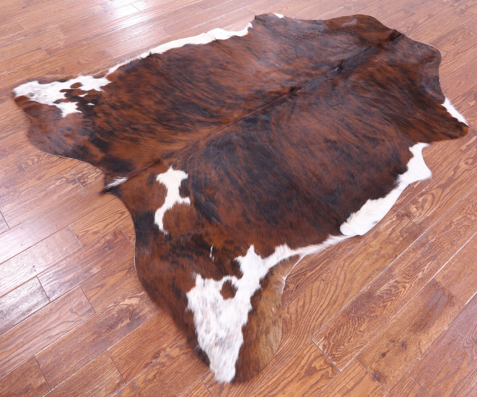 Natural Hair-On Cowhide Rug - 7' 1" X 6' 2" - Golden Nile