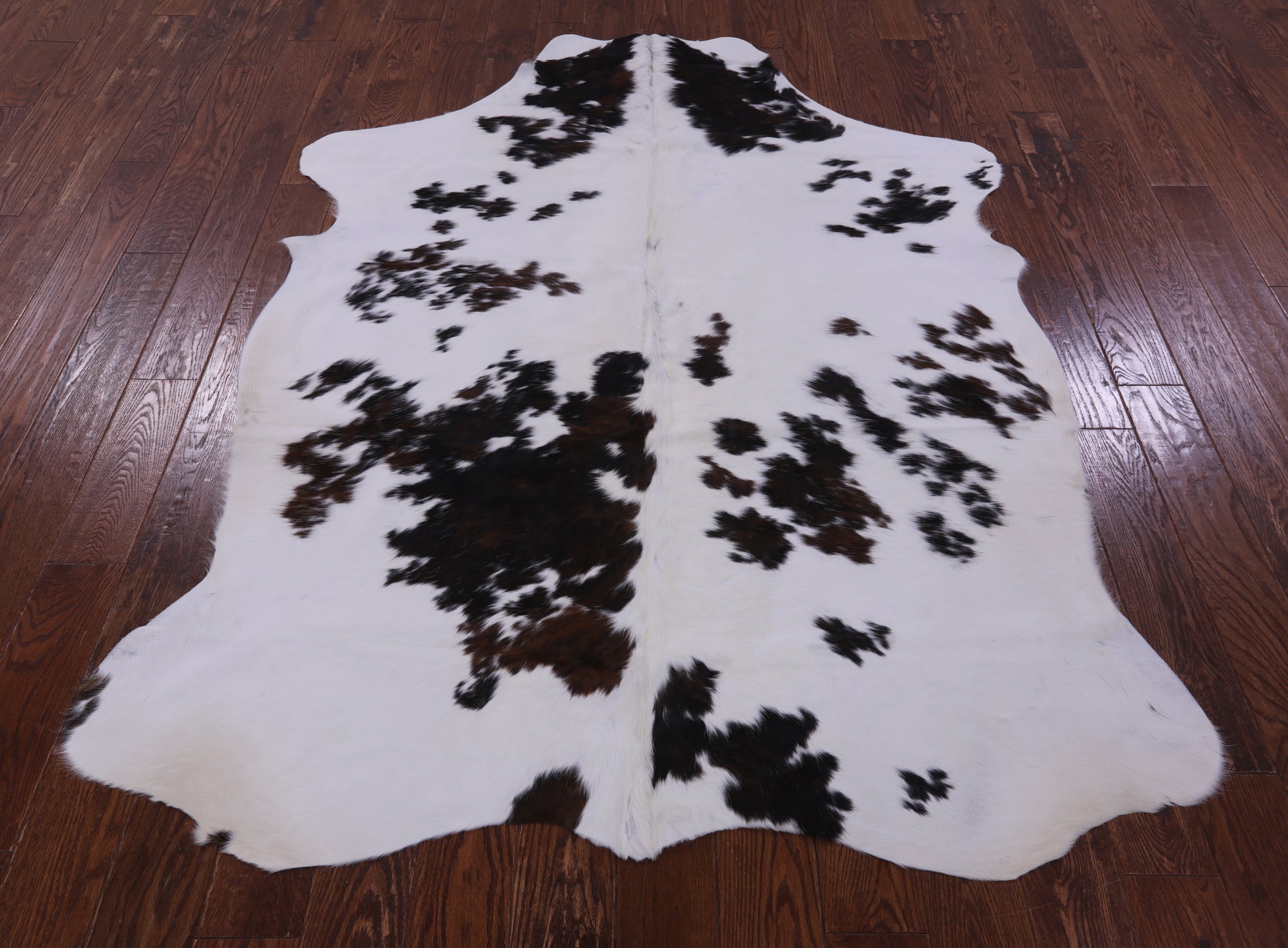 Natural Hair-On Cowhide Rug - 6' 8" X 5' 3" - Golden Nile