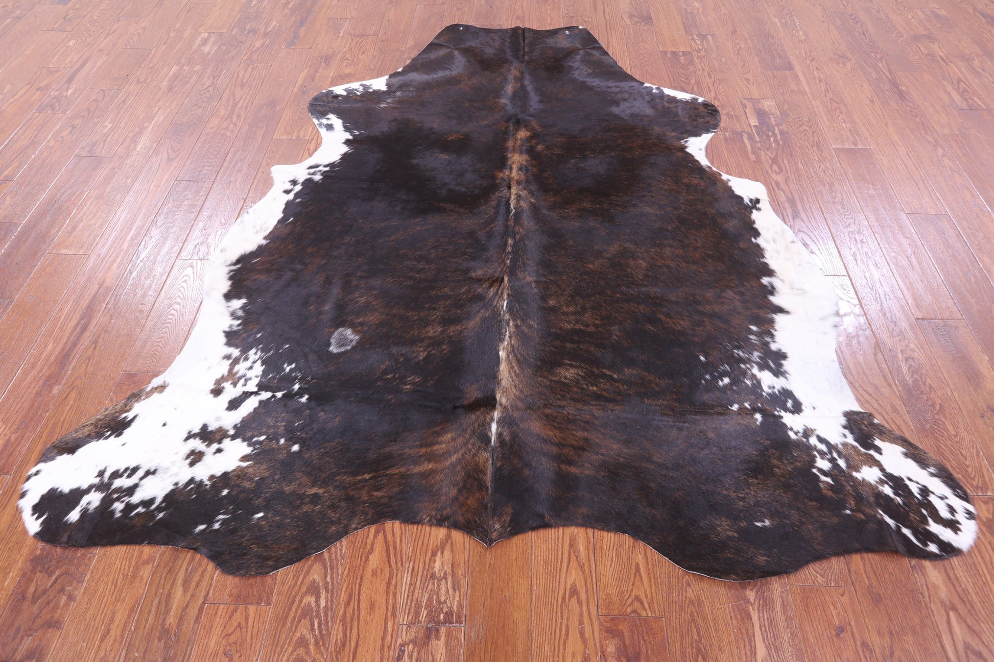 Natural Hair-On Cowhide Rug - 7' 5" X 6' 9" - Golden Nile