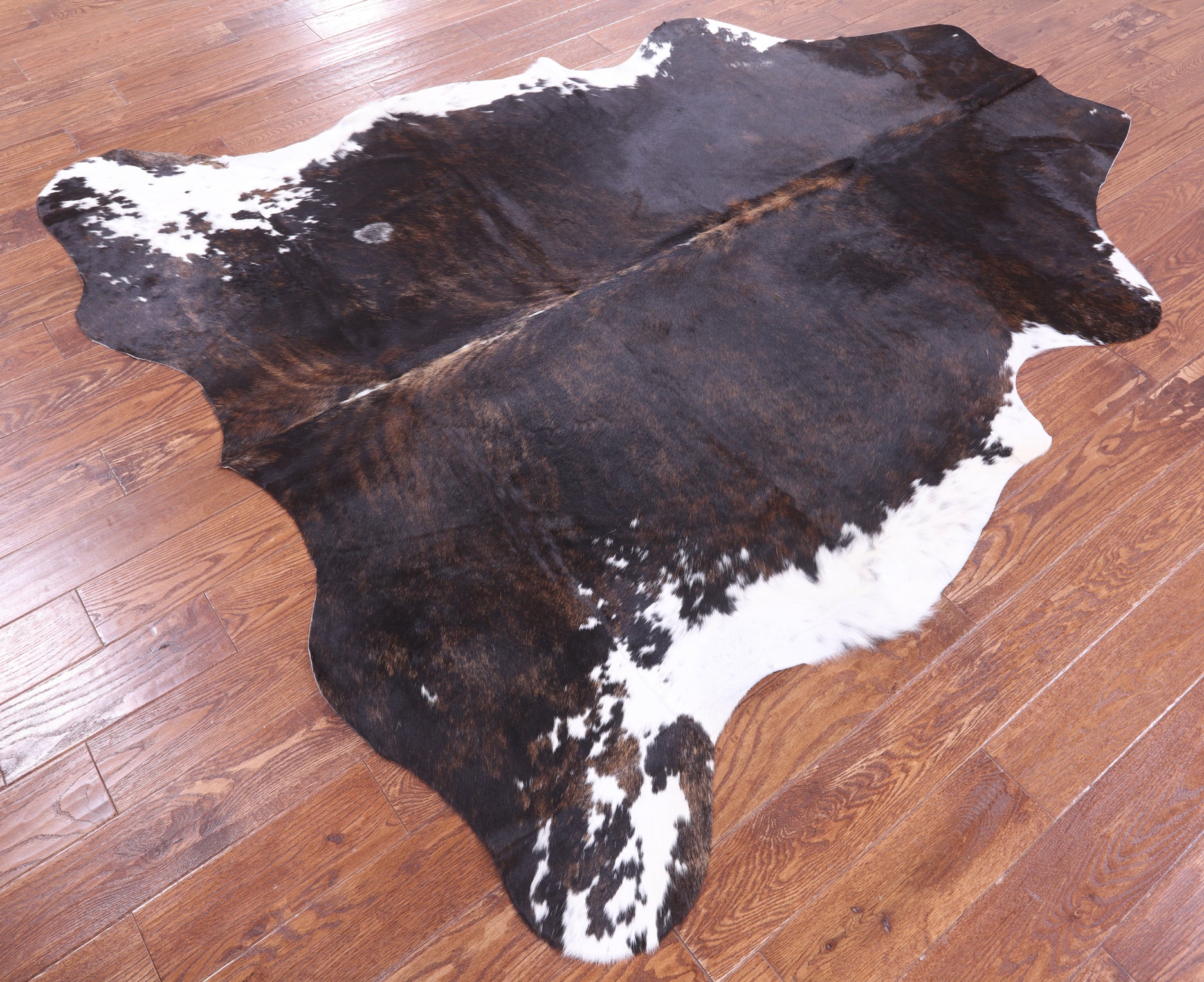 Natural Hair-On Cowhide Rug - 7' 5" X 6' 9" - Golden Nile