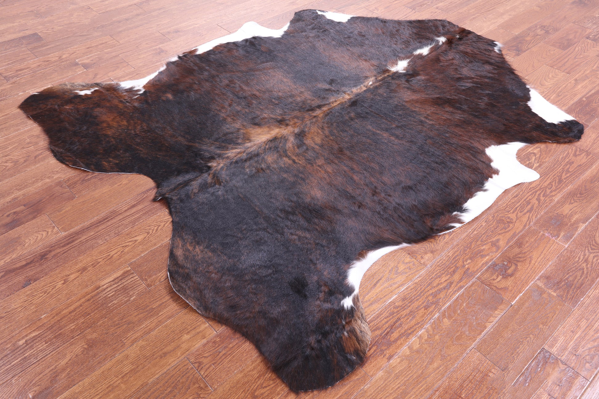 Natural Hair-On Cowhide Rug - 6' 10" X 6' 1" - Golden Nile