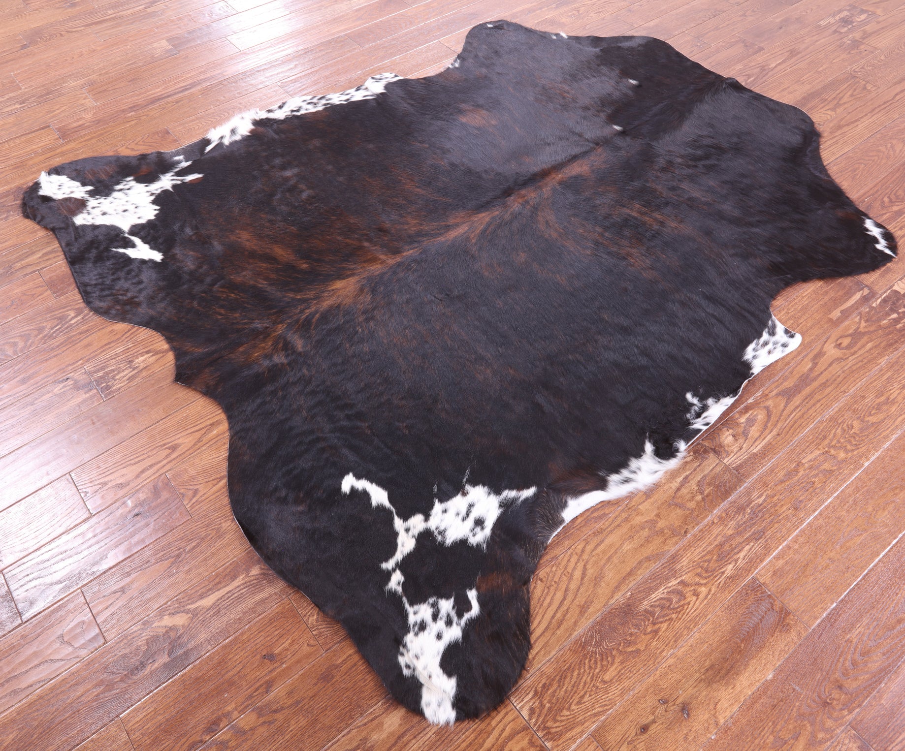 Natural Hair-On Cowhide Rug - 6' 9" X 6' 5" - Golden Nile