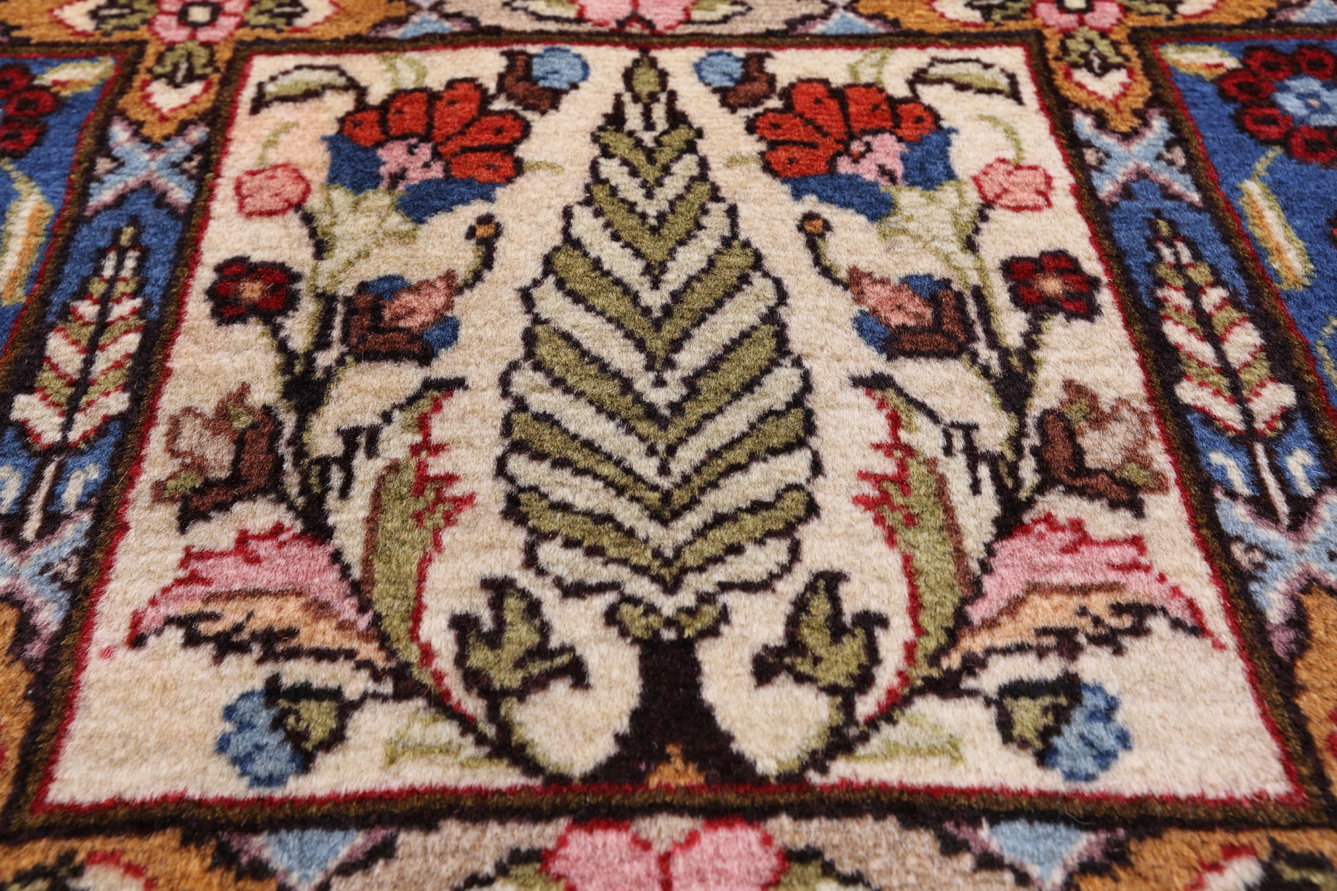 Authentic Persian Hand Knotted Wool Rug - 9' 10" X 13' 7" - Golden Nile