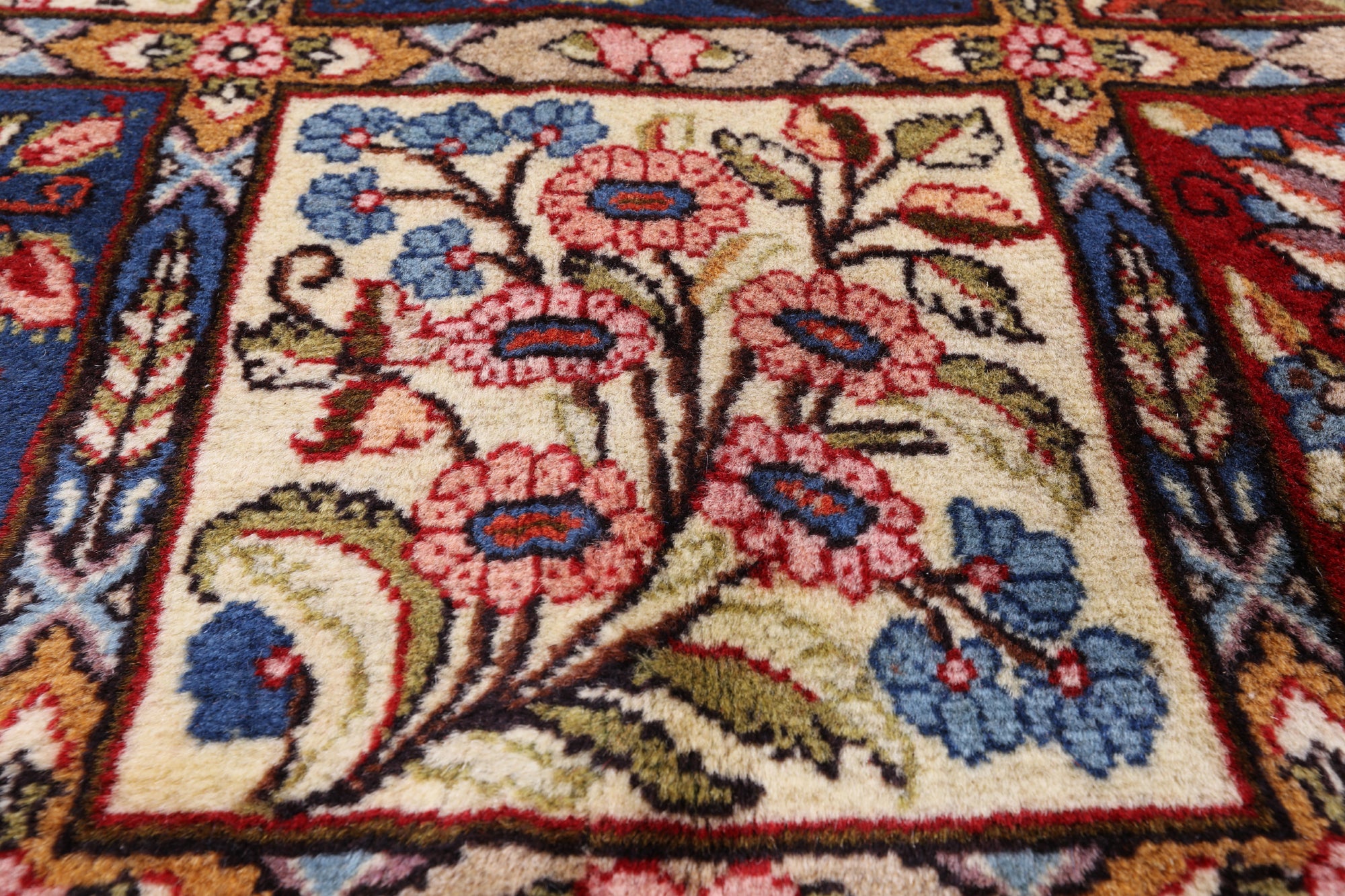 Authentic Persian Hand Knotted Wool Rug - 9' 10" X 13' 7" - Golden Nile